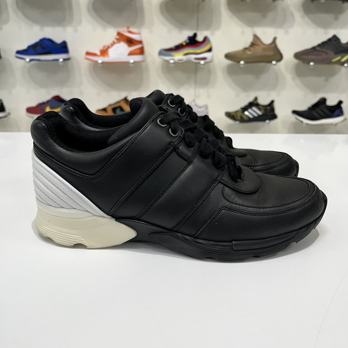 Chanel Chanel Sneakers Black/White (W) Size US 7 / IT 37 - 6 Thumbnail