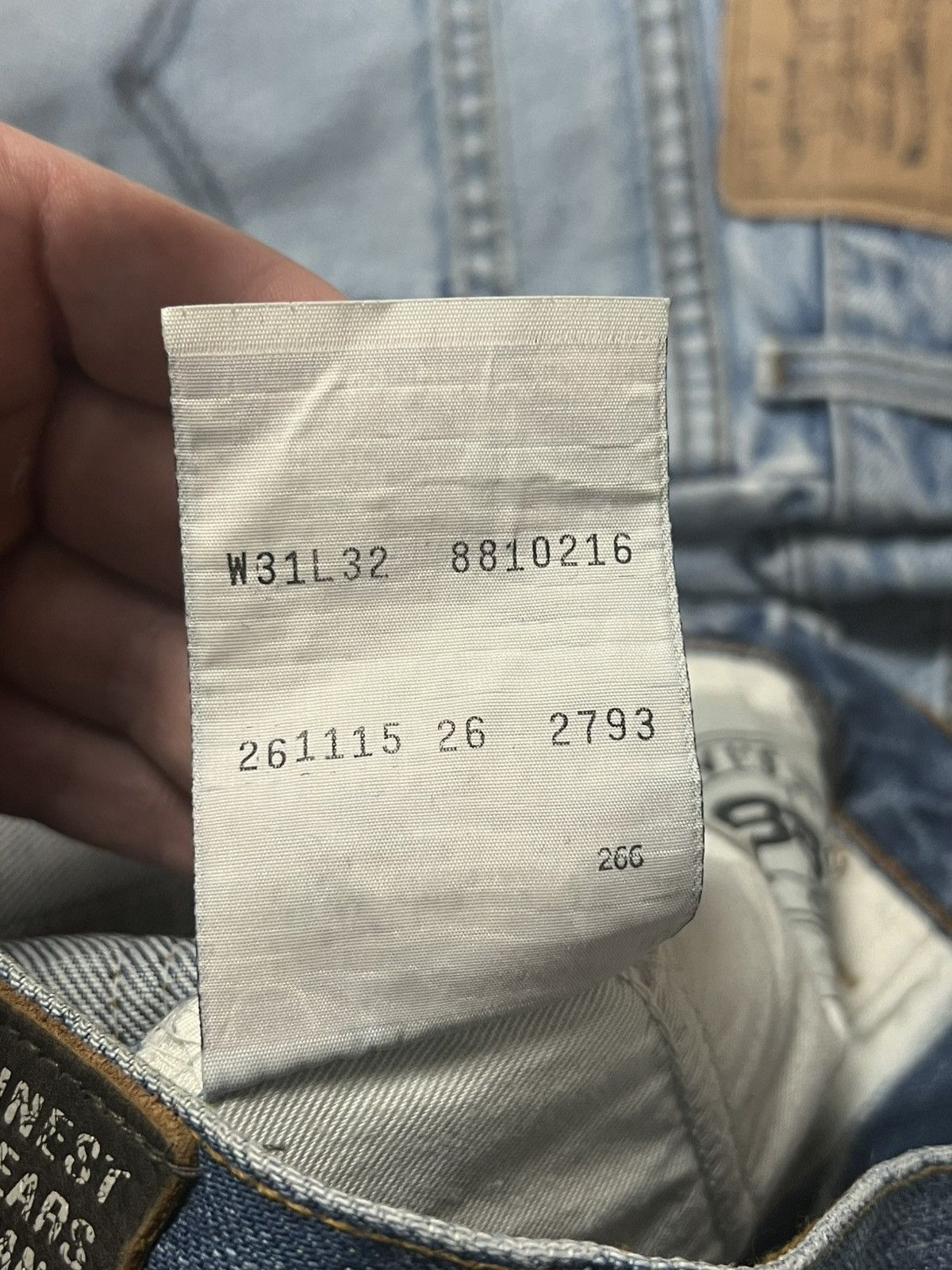 Levi's Vintage Levi’s LVC 881 fit guide red tab men’s jeans Size US 31 - 7 Thumbnail