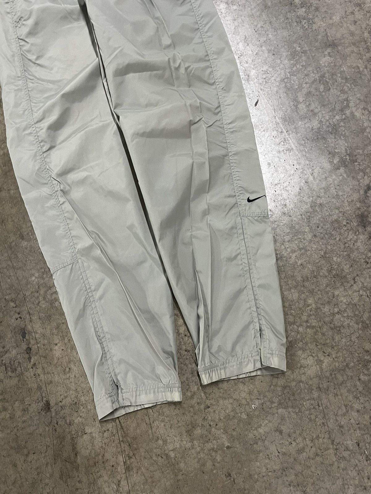 Nike × Vintage Nike track pants y2k nylon lightweight baggy streetwear Size US 30 / EU 46 - 3 Thumbnail