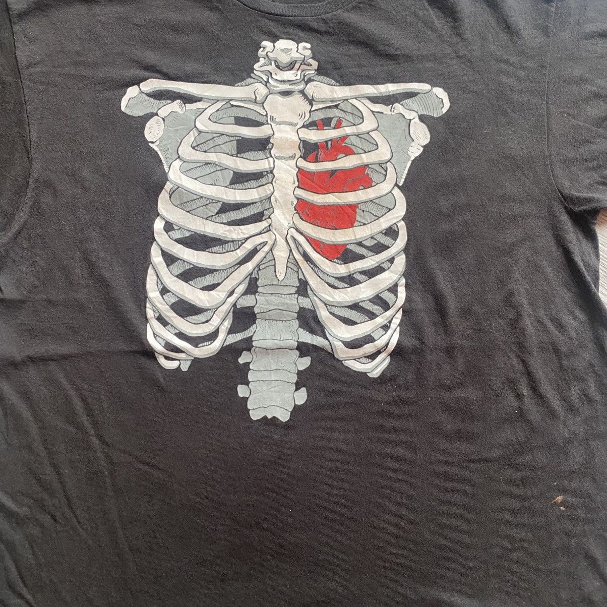 Japanese Brand Big bone Skeleton skull tshirt Size US XL / EU 56 / 4 - 2 Thumbnail