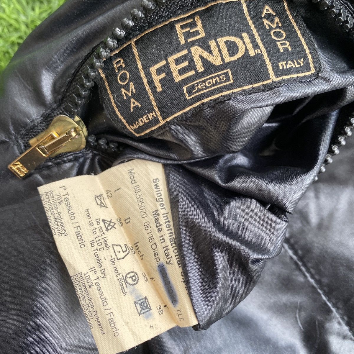 Fendi × Vintage Vintage Fendi Reversible Vest Jacket Size XS / US 0-2 / IT 36-38 - 7 Thumbnail