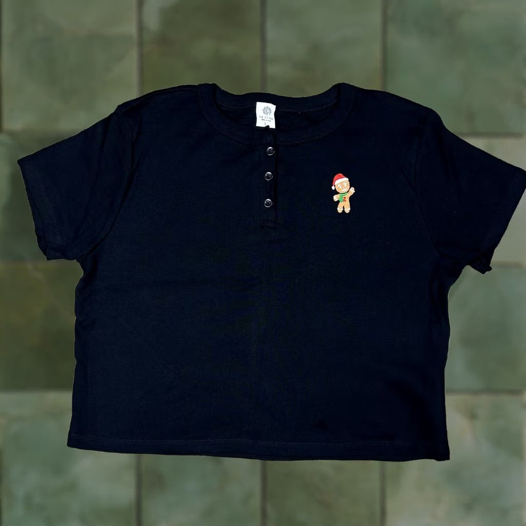 Vintage La Luna Christmas Crop Top T-Shirt Womens Large Embroidered Ginger Bread Cotton Black Short Sleeve Henley 100% Cotton Crew Neck Cropped Size L / US 10 / IT 46 - 1 Thumbnail