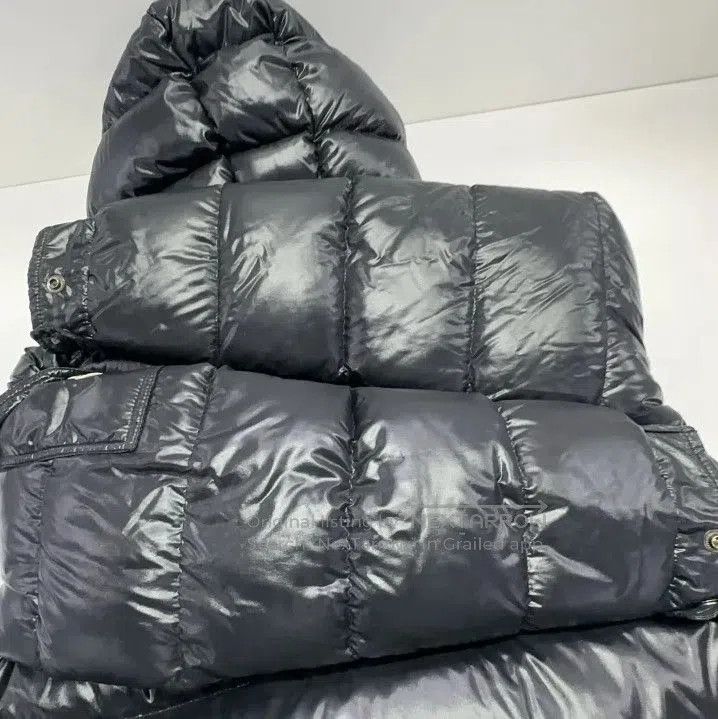 Moncler Moncler Logo Zip Detachable Hood Down Jacket. Size US S / EU 44-46 / 1 - 6 Thumbnail