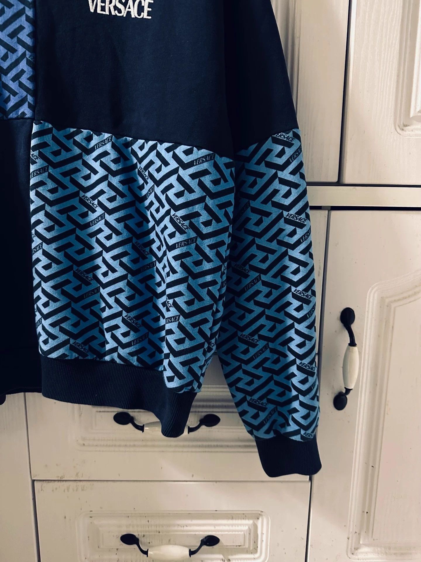 Versace Versace Runway Celebrity New Swirl Design S 9/10 Size US S / EU 44-46 / 1 - 6 Thumbnail
