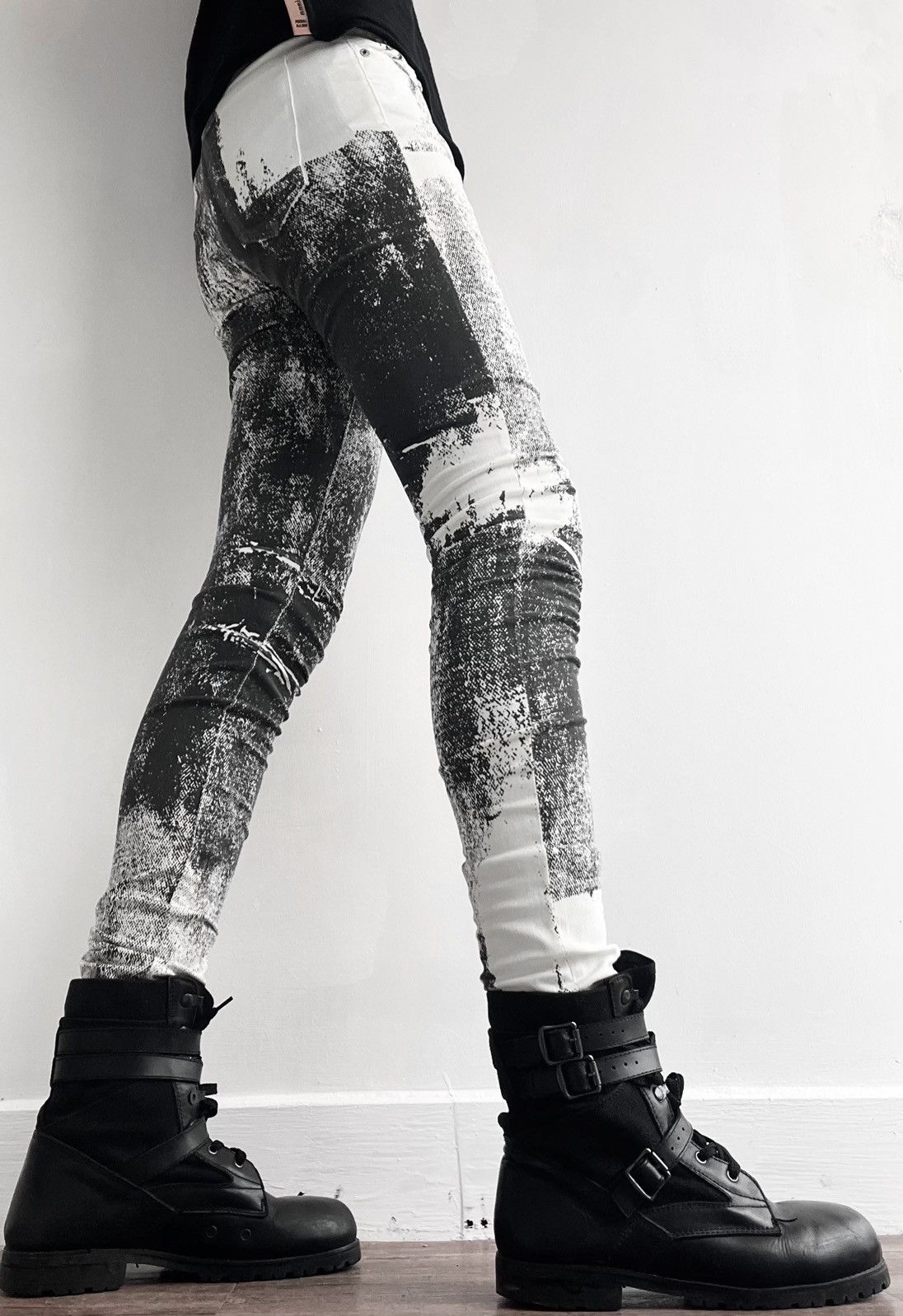 Helmut Lang Helmut Lang Monochrome Skinny Pants Size US 26 / EU 42 - 2 Thumbnail