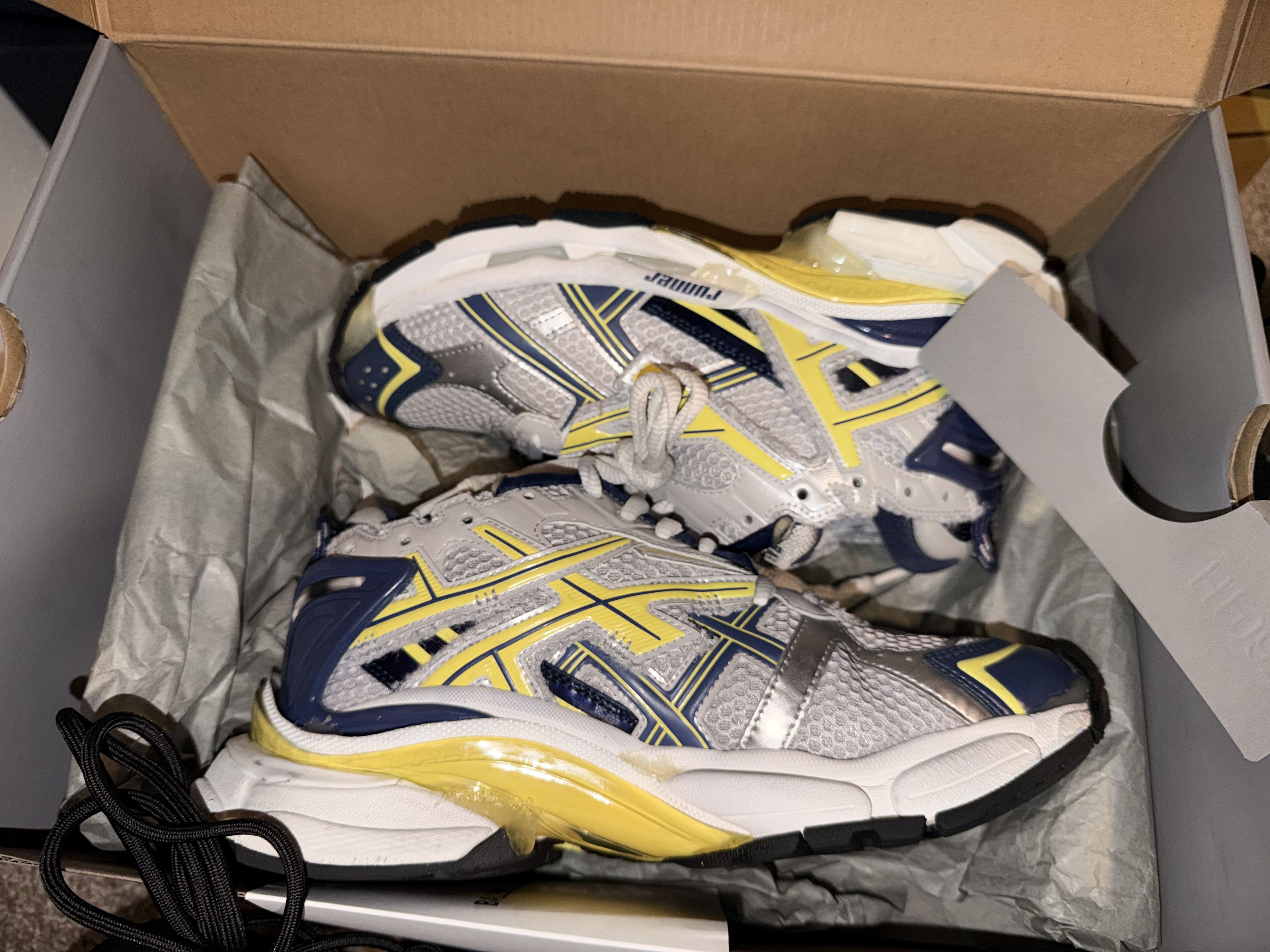 Balenciaga Balenciaga Runners Size US 7 / EU 40 - 2 Thumbnail