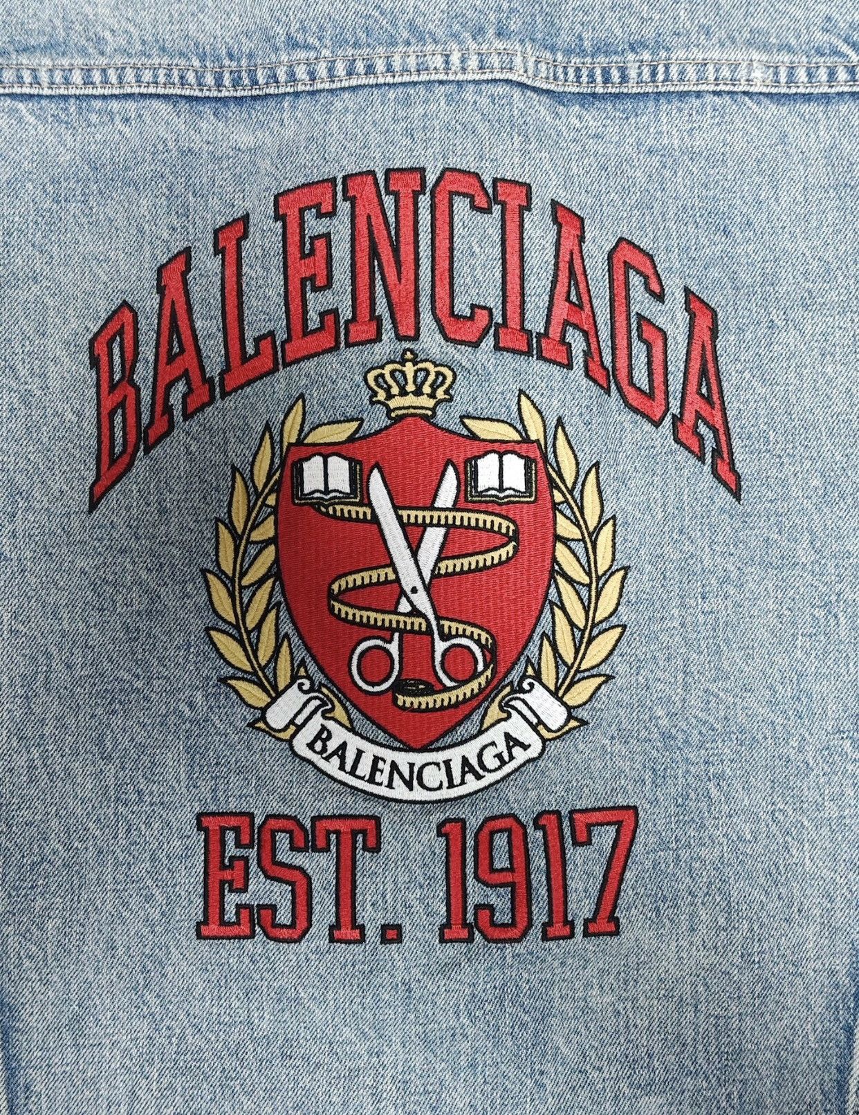 Balenciaga Balenciaga Scissors Pattern Embroidered Collar Denim Coat Size US L / EU 52-54 / 3 - 3 Thumbnail