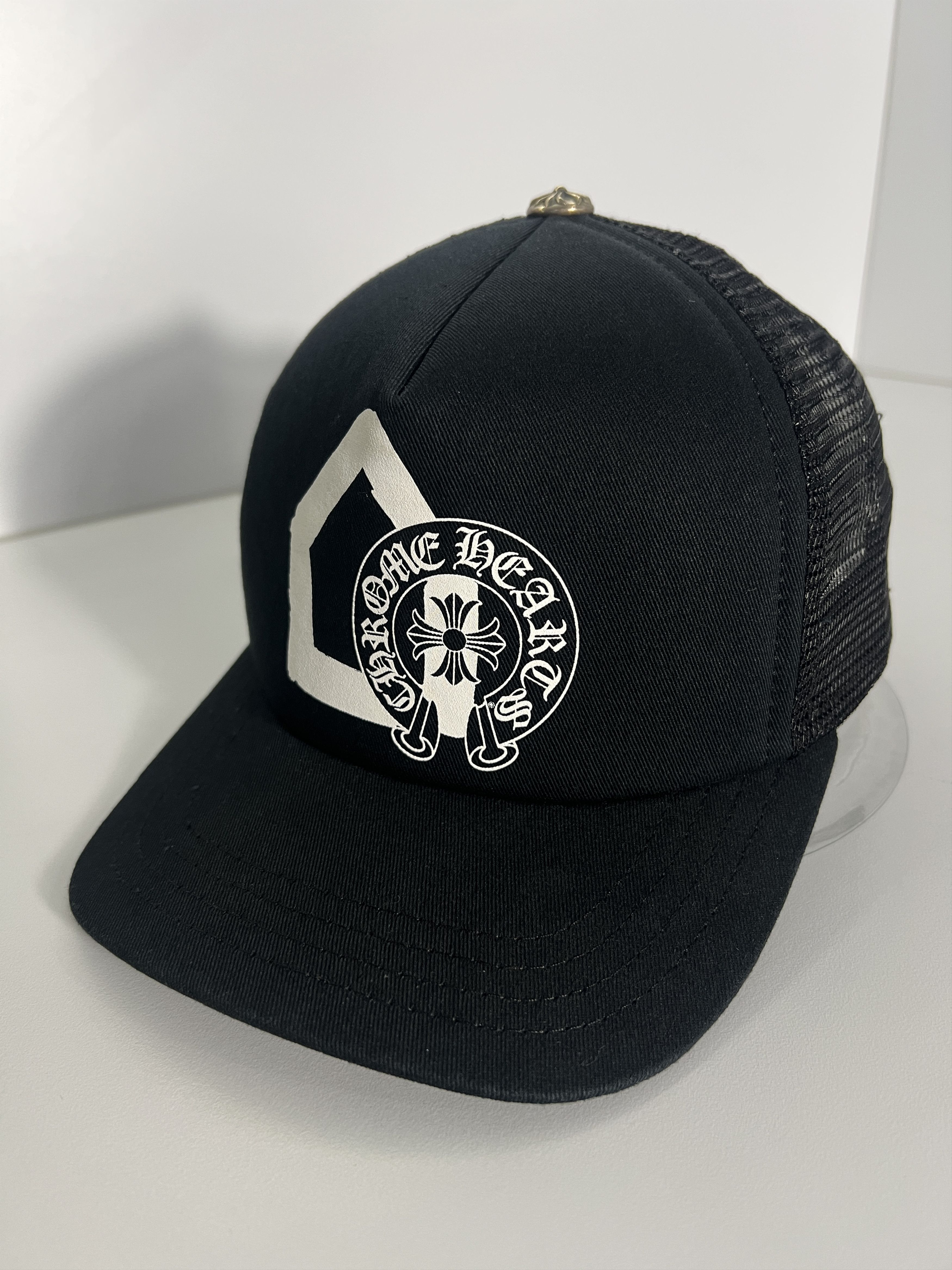 Chrome Hearts Chrome Hearts Horseshoe Logo Trucker Hat Dover Street Market Size ONE SIZE - 3 Thumbnail