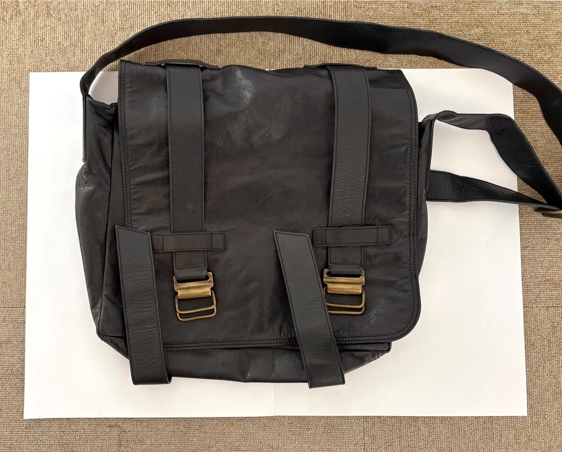 Ann Demeulemeester Ann Demeulemeester Black Cowhide Messenger Bag Ｑ21 Size 34 - 4 Thumbnail
