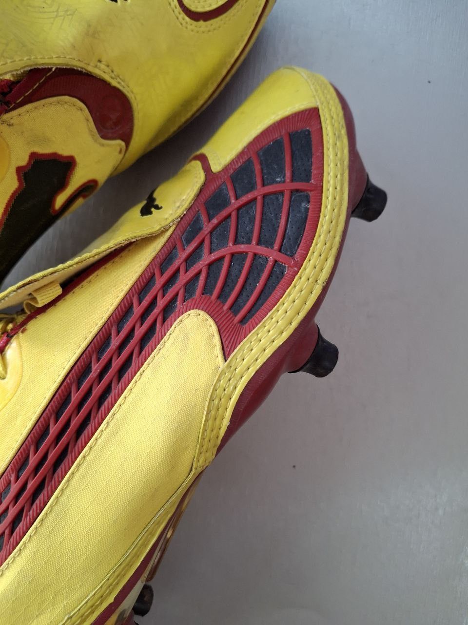 Puma × Vintage Puma V 1.08 Black Gold Soccer Cleats Size US 7 / EU 40 - 11 Thumbnail