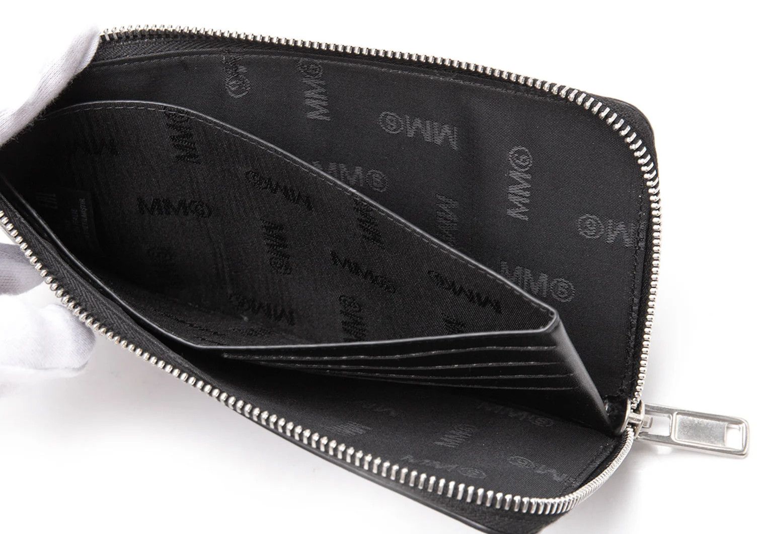 Maison Margiela Round Zip Wallet in Black with Minor Wear Size ONE SIZE - 8 Thumbnail
