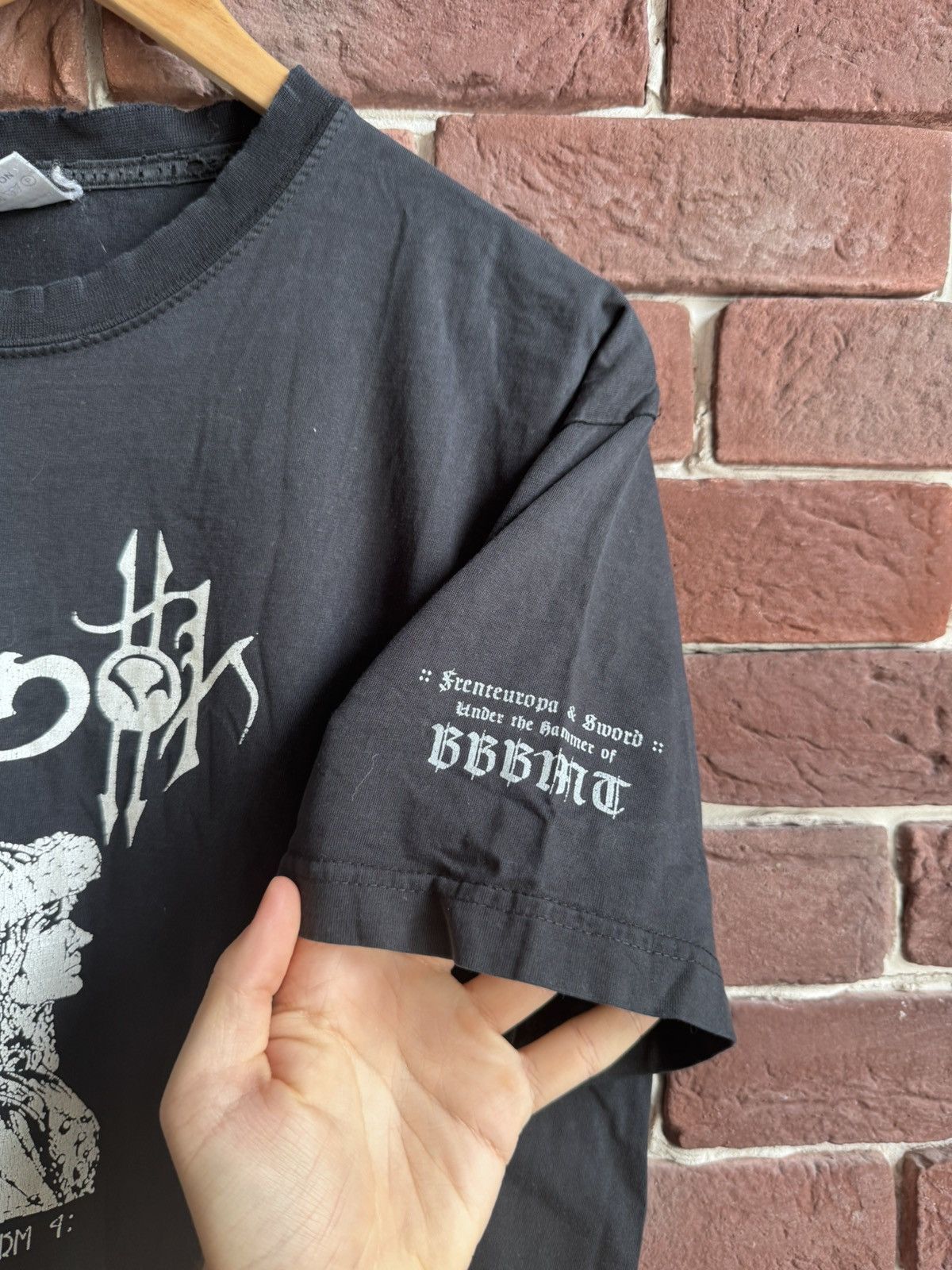 Band Tees Rare Vintage 00s Hunok Hungary Black Metal Band T-Shirt Size US M / EU 48-50 / 2 - 6 Thumbnail