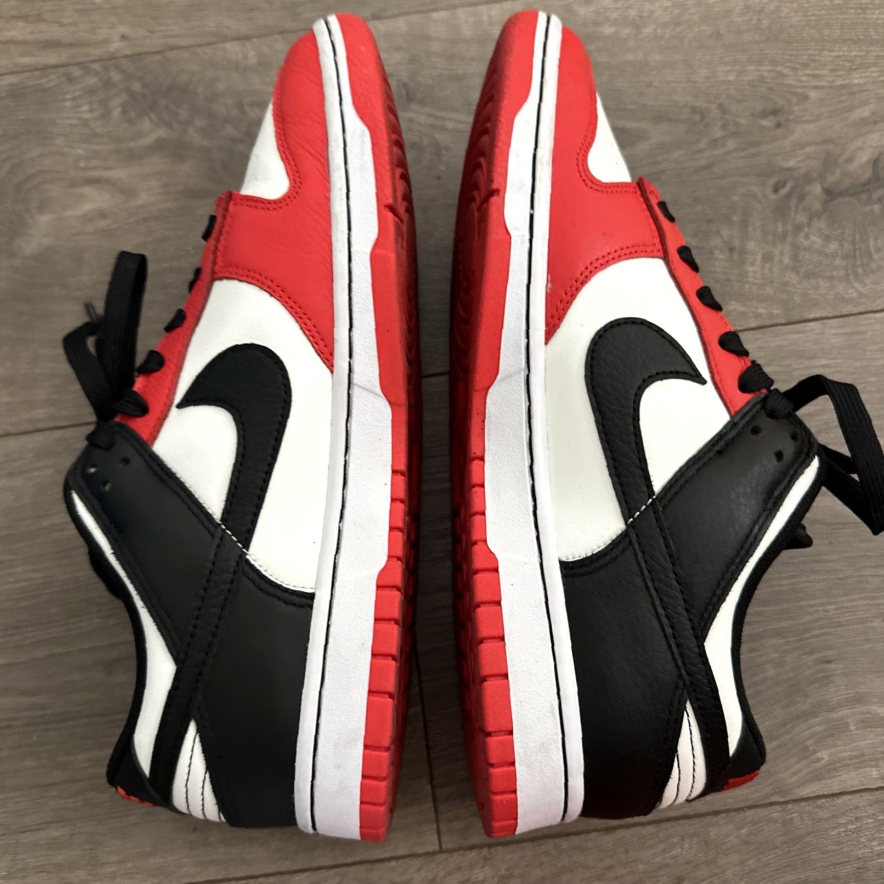 Nike Nike Dunk Low EMB Chicago Bulls 75th Mens Size 10 Red Sneakers 2021 DD3363-100 Size US 9 / EU 42 - 7 Thumbnail