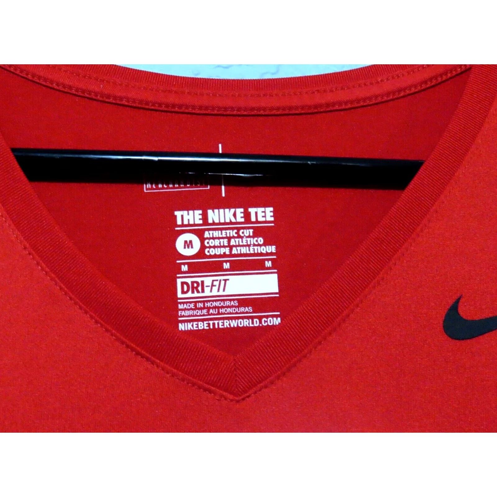 Nike VINTAGE? The Nike Dri-FIT Tee Women's M V-Neck Cincinnati Reds Shirt NWOT Size M / US 6-8 / IT 42-44 - 4 Thumbnail