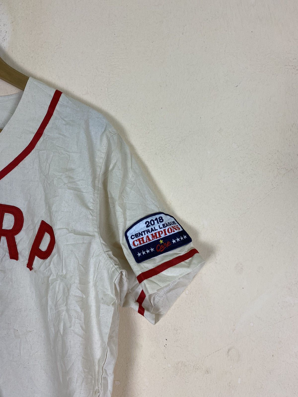 Other Japanese Retro Hiroshima Toyo Carp Baseball Jersey Size US L / EU 52-54 / 3 - 5 Thumbnail
