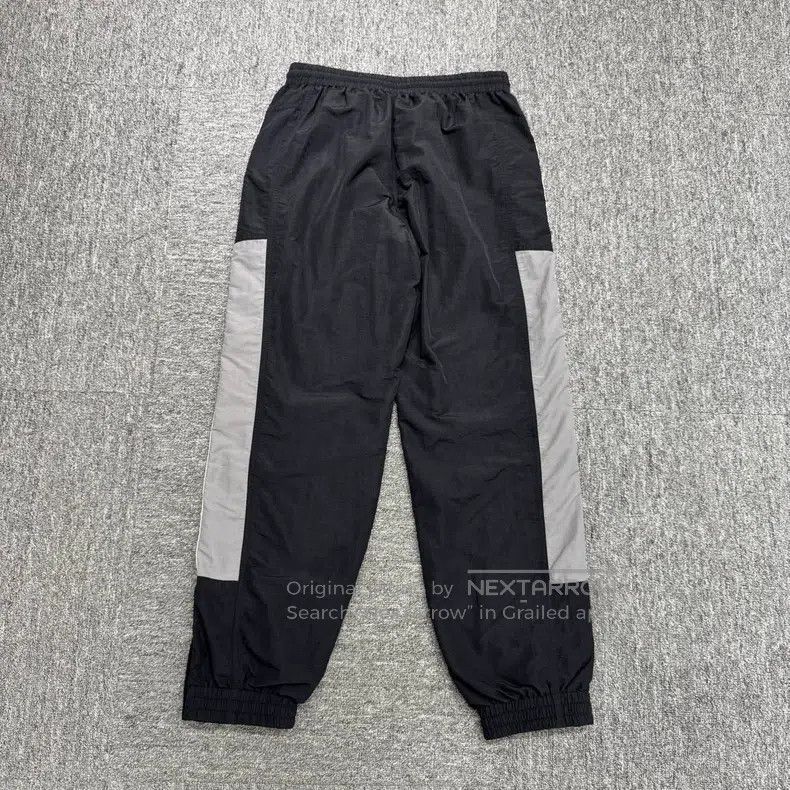 Balenciaga Balenciaga size XS Embroidered letter striped sweatpants Size US 27 - 5 Thumbnail