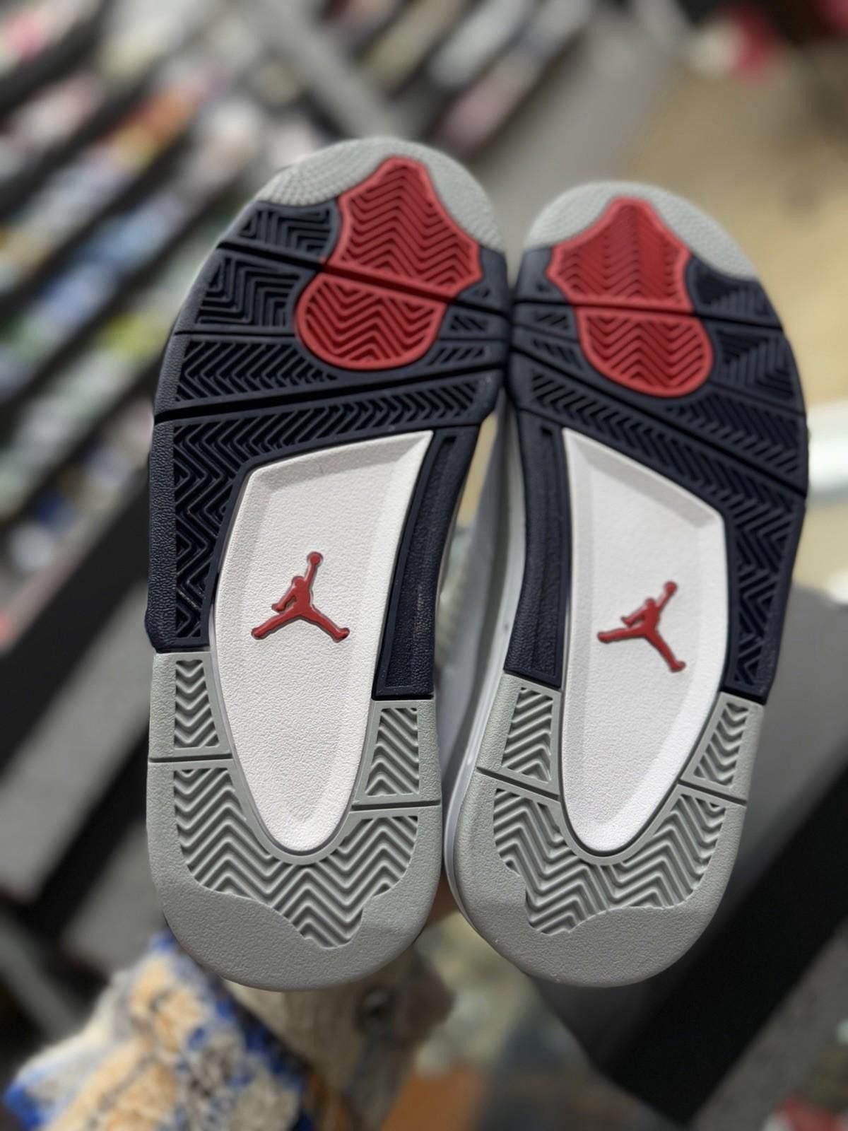 Jordan Brand Jordan 4 Retro Midnight Navy (GS) 408452-140 Size 5.5Y Size US 5.5 / EU 38 - 12 Thumbnail