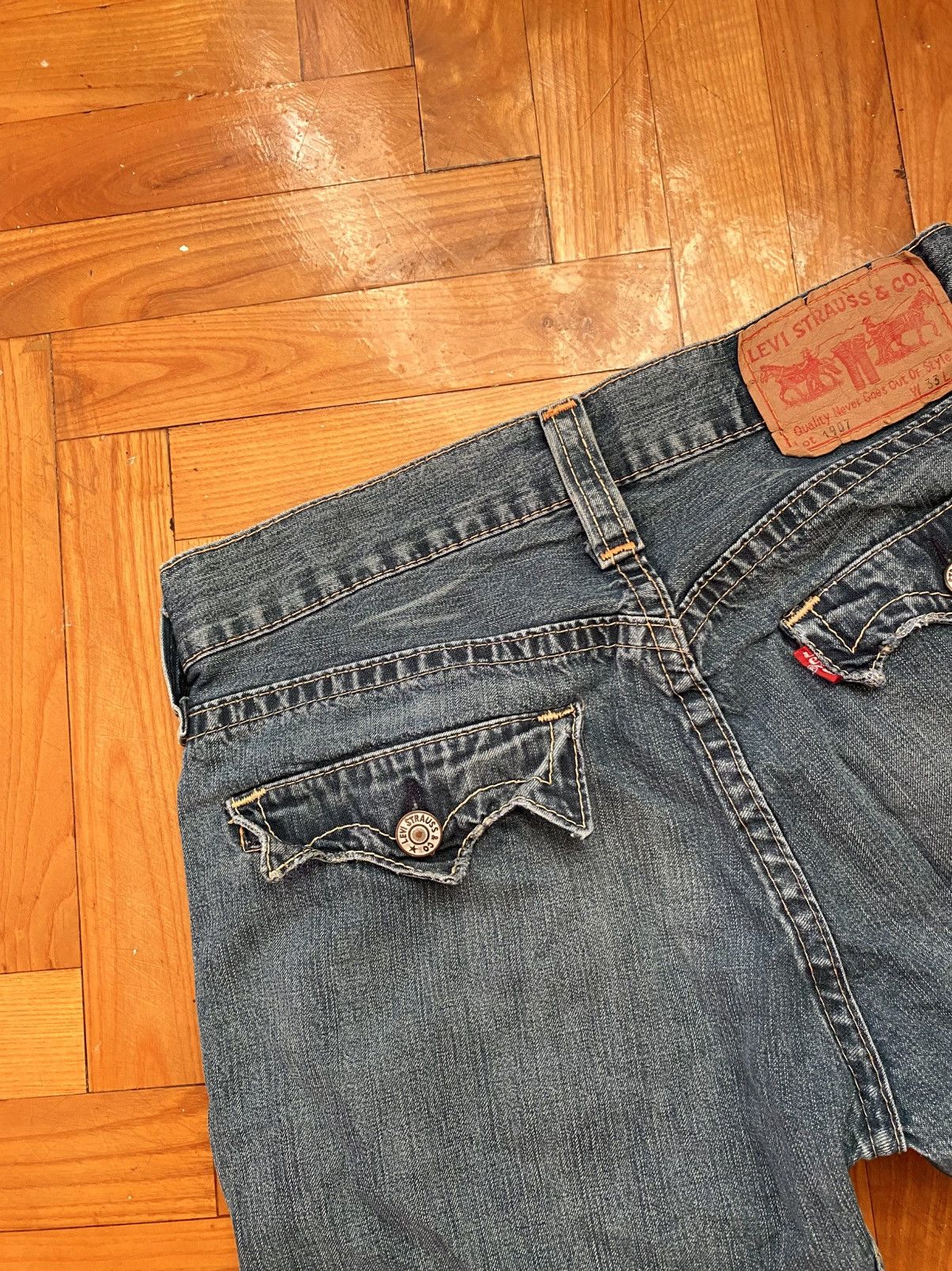 Levi's Vintage Levi’s Flared Jeans Size US 30 / EU 46 - 10 Thumbnail