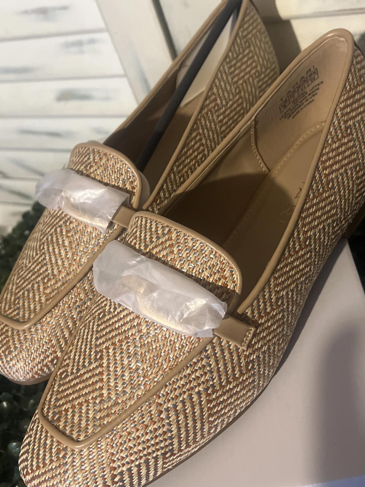 Elie Tahari Tahari Women's Beige Metallic Loafers Size 9 NIB Size US 9 / IT 39 - 4 Thumbnail