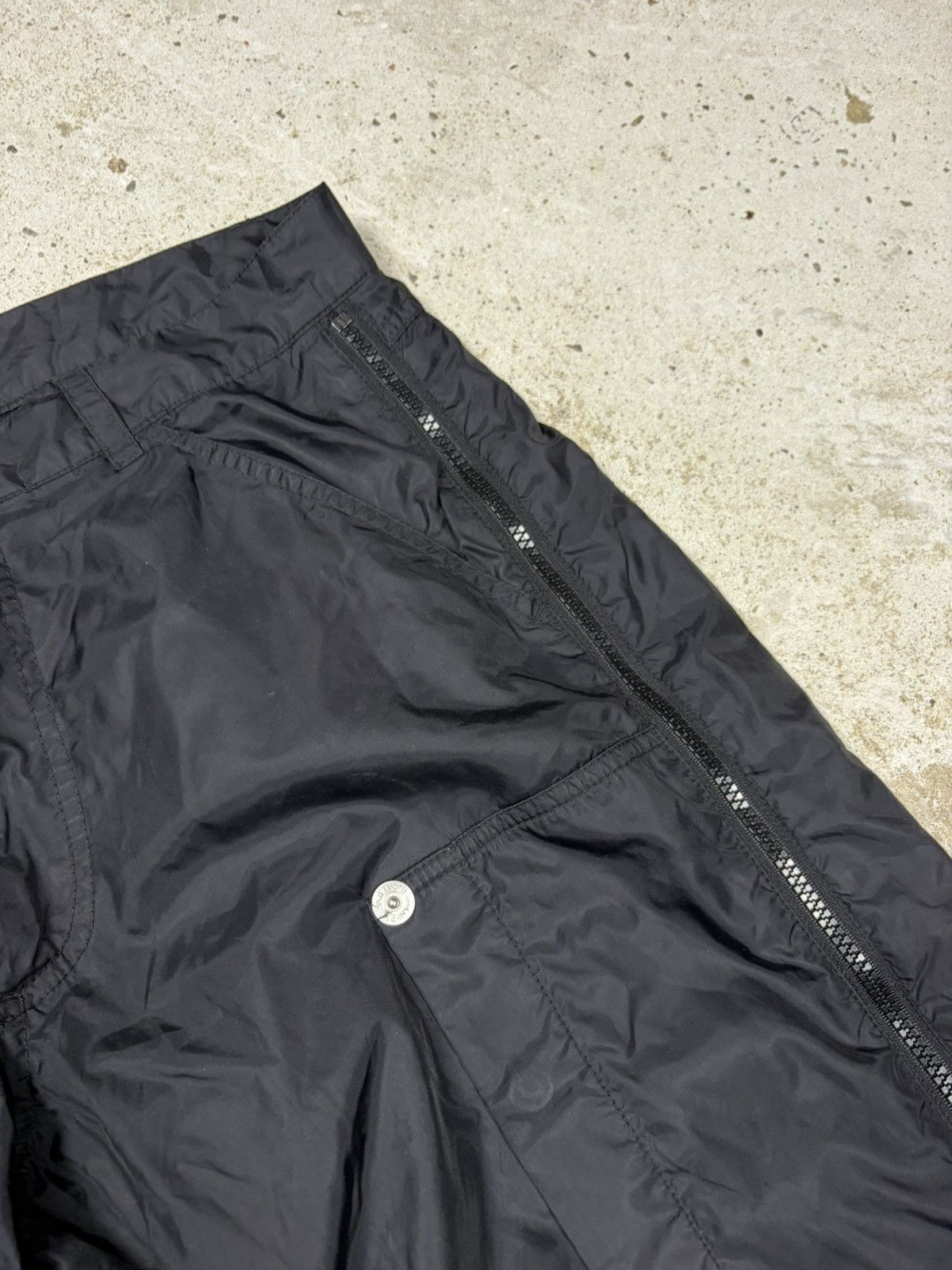 Giorgio Armani 2000s Armani Jeans Black Baggy Full Zip Cargo Track Pants Size US 33 - 8 Thumbnail