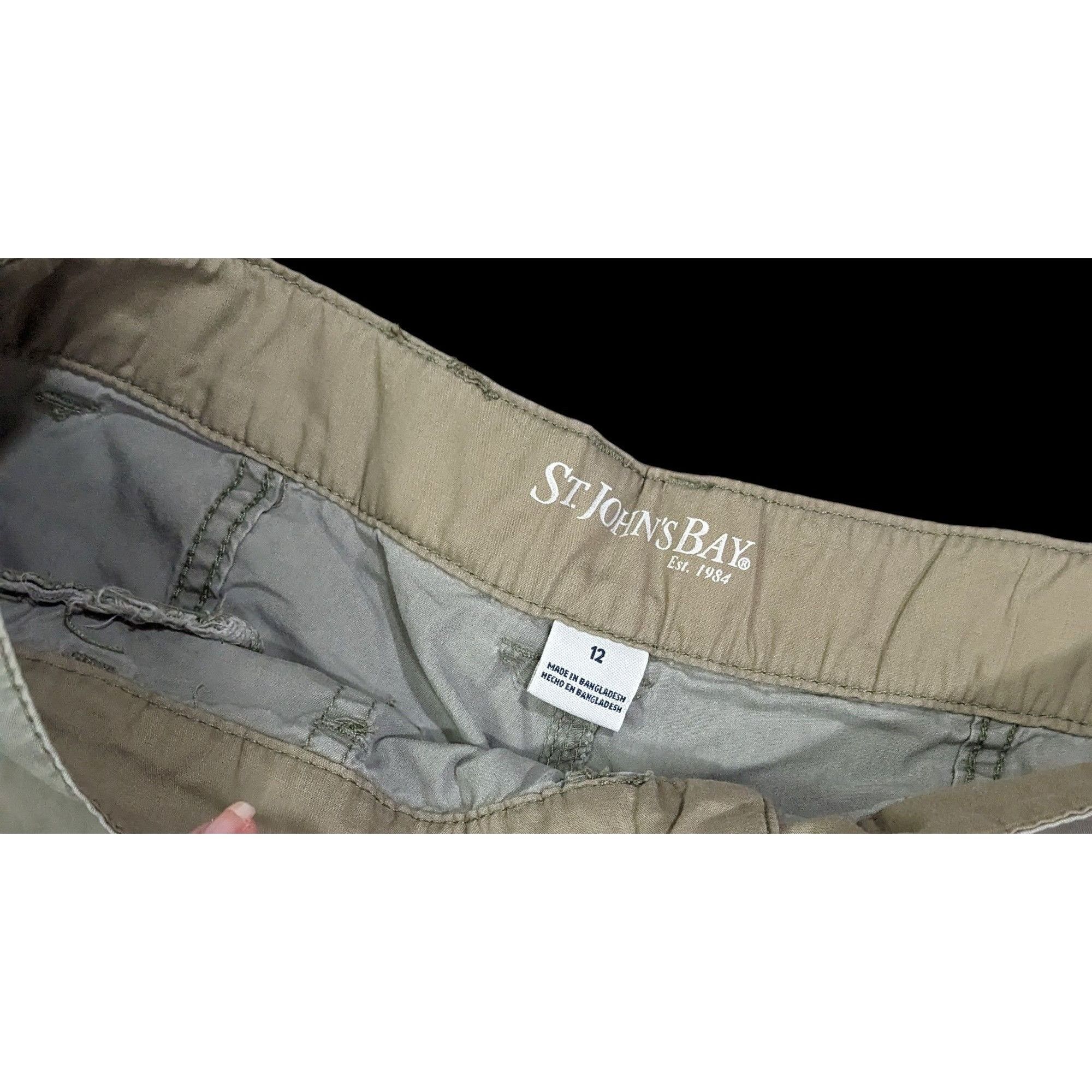 St. Johns Bay Preppy Casual Grey Capris by St. John's Bay Size 34" / US 12 / IT 48 - 7 Thumbnail
