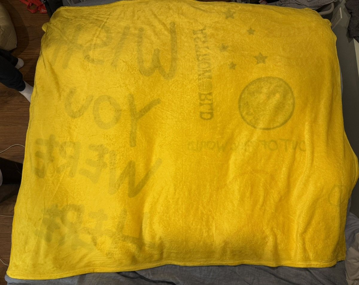 Travis Scott Travis Scott Astroworld Yellow Blanket Brand New Size ONE SIZE - 2 Thumbnail