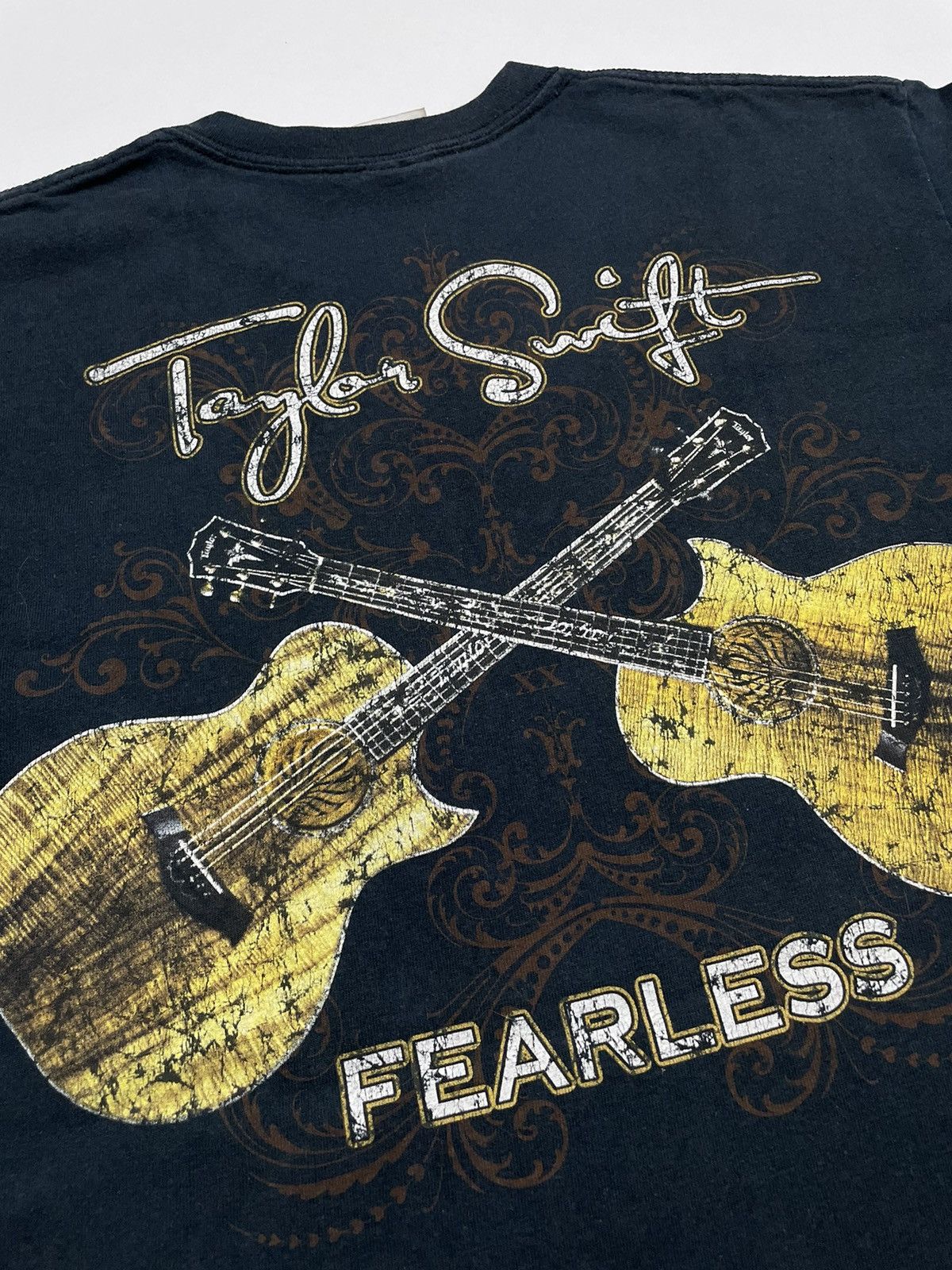 Band Tees Vintage Taylor Swift Fearless Album Tour Promo T-Shirt Size US M / EU 48-50 / 2 - 4 Thumbnail