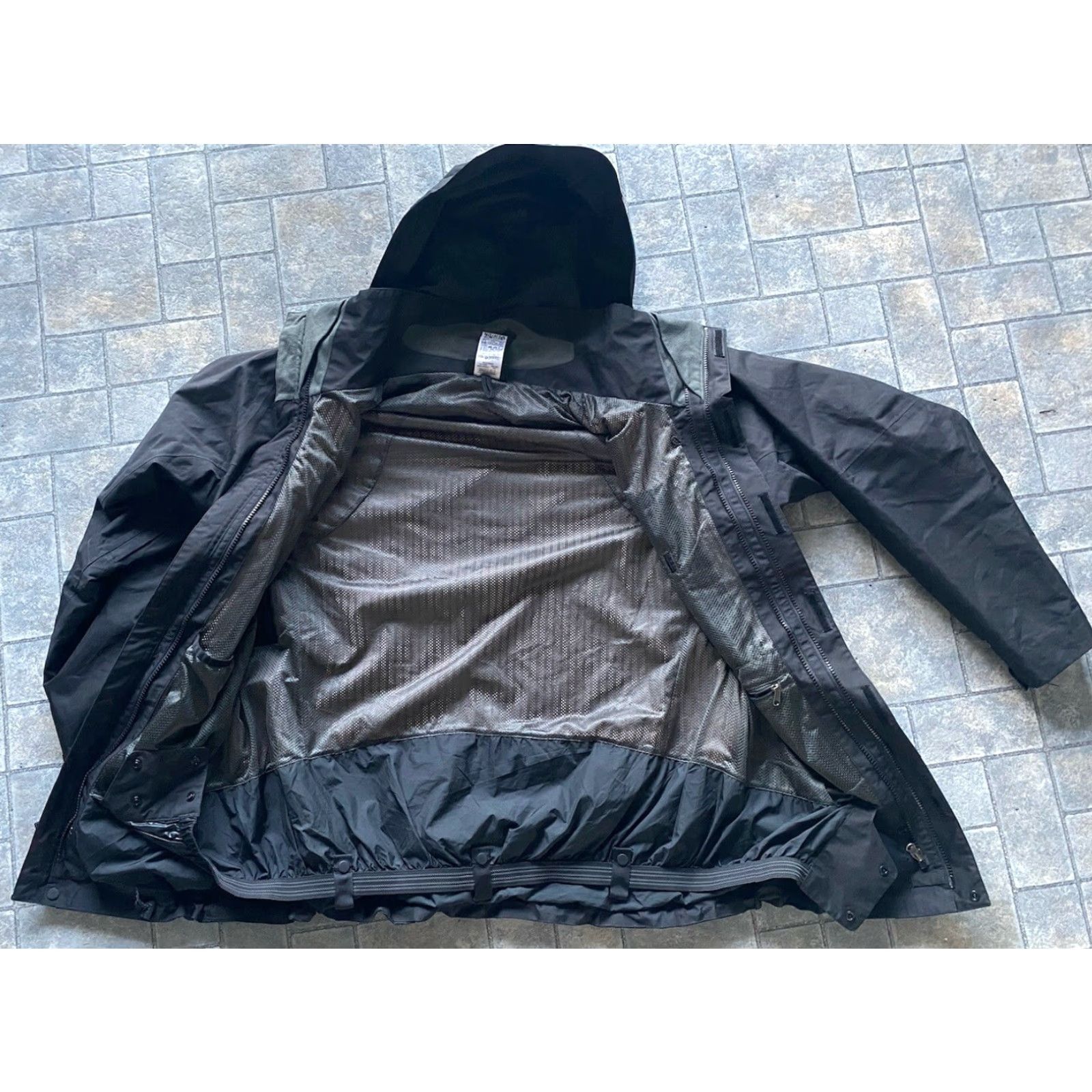 Patagonia Patagonia H2NO Jacket Men’s M Black Size US M / EU 48-50 / 2 - 2 Thumbnail