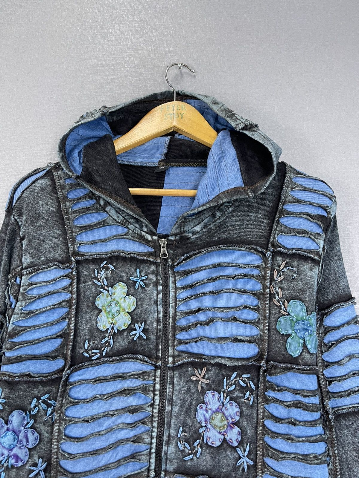 Vintage Vintage patchwork hoodie Size US L / EU 52-54 / 3 - 5 Thumbnail