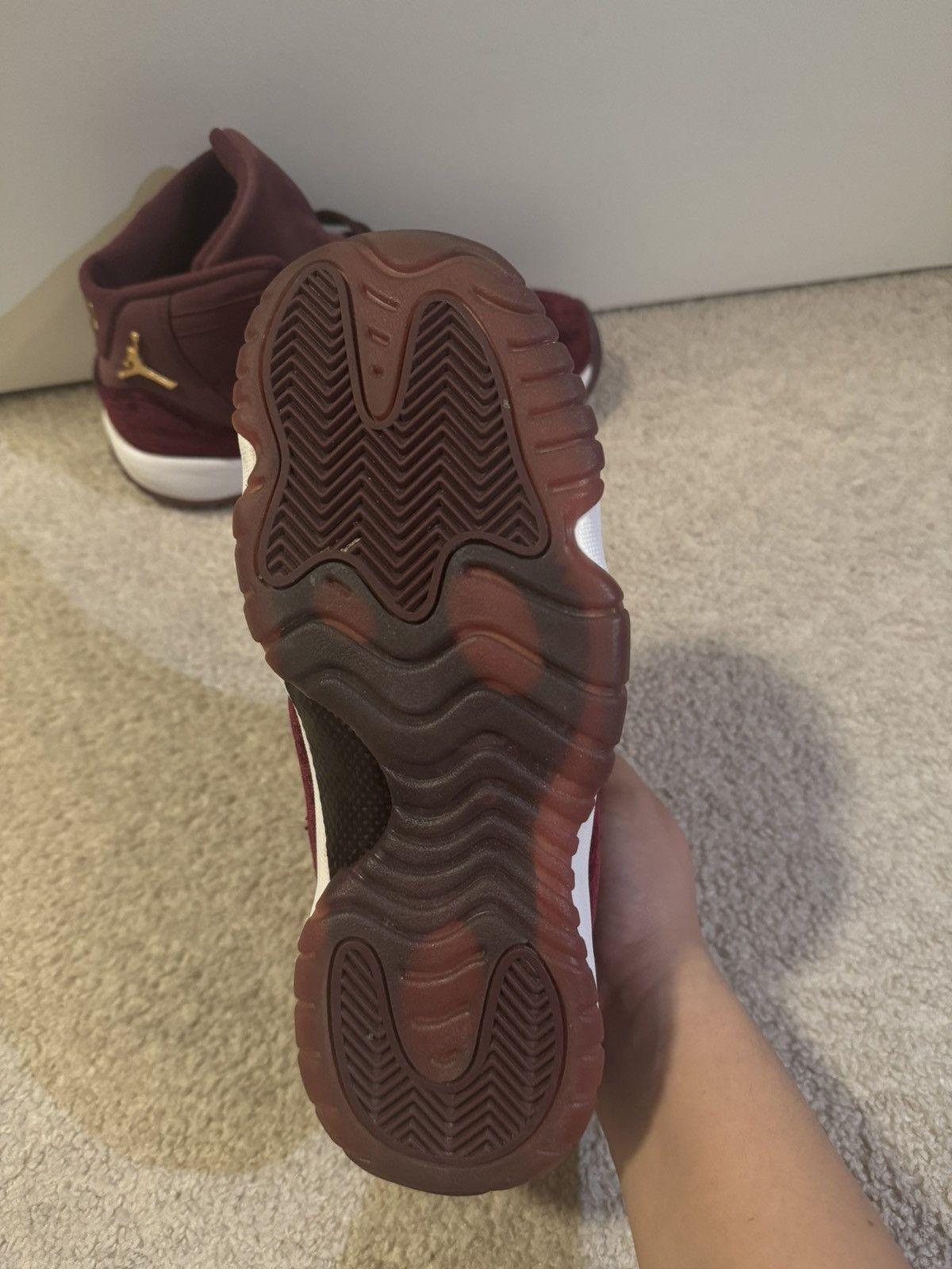 Jordan Brand Air Jordan 11 Retro Heiress Velvet Size US 6 / EU 39 - 2 Thumbnail