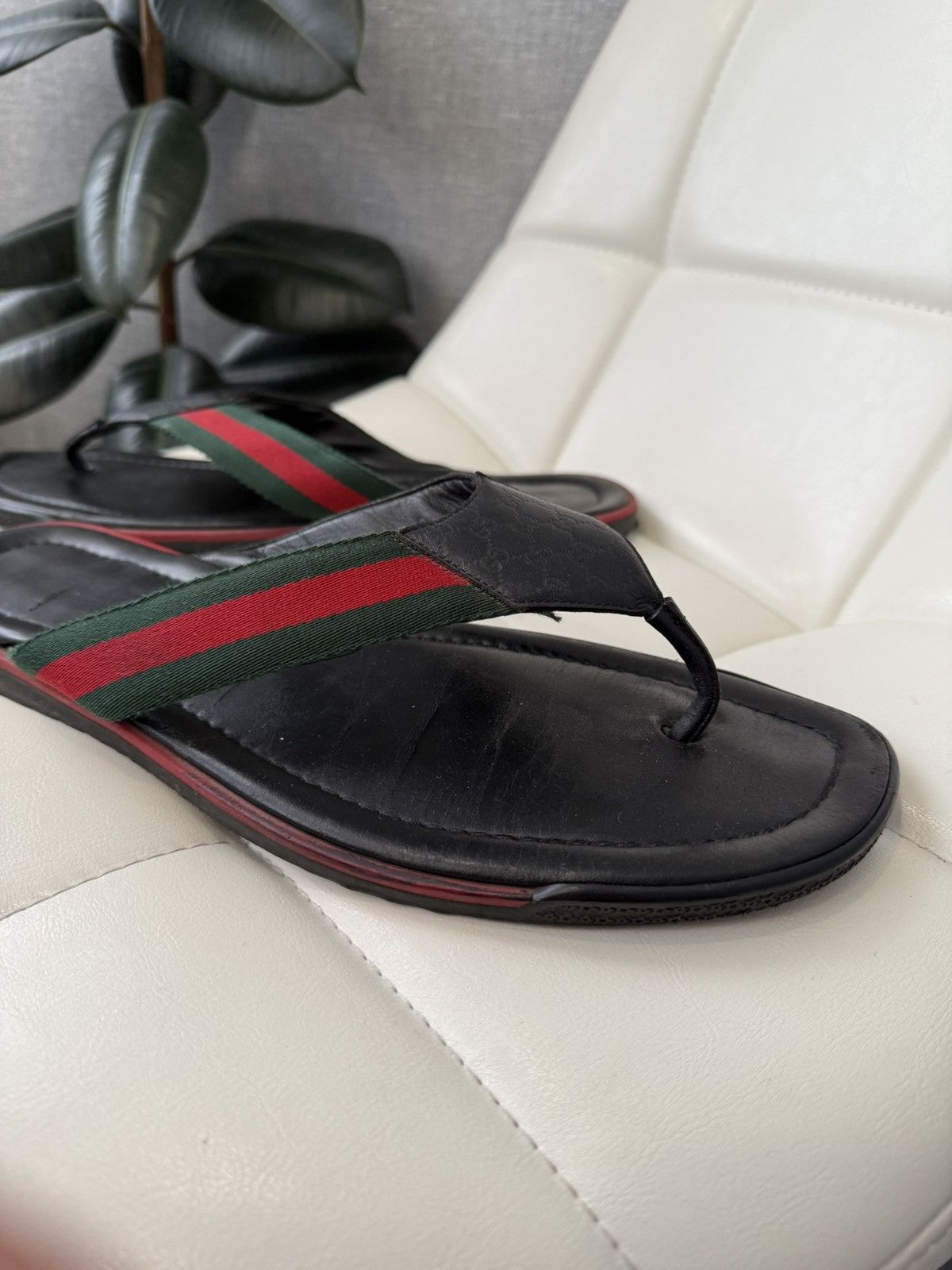 Gucci Gucci Black Leather Flip Flops Sandals GG Web Stripe Slides Size US 11 / EU 44 - 11 Thumbnail