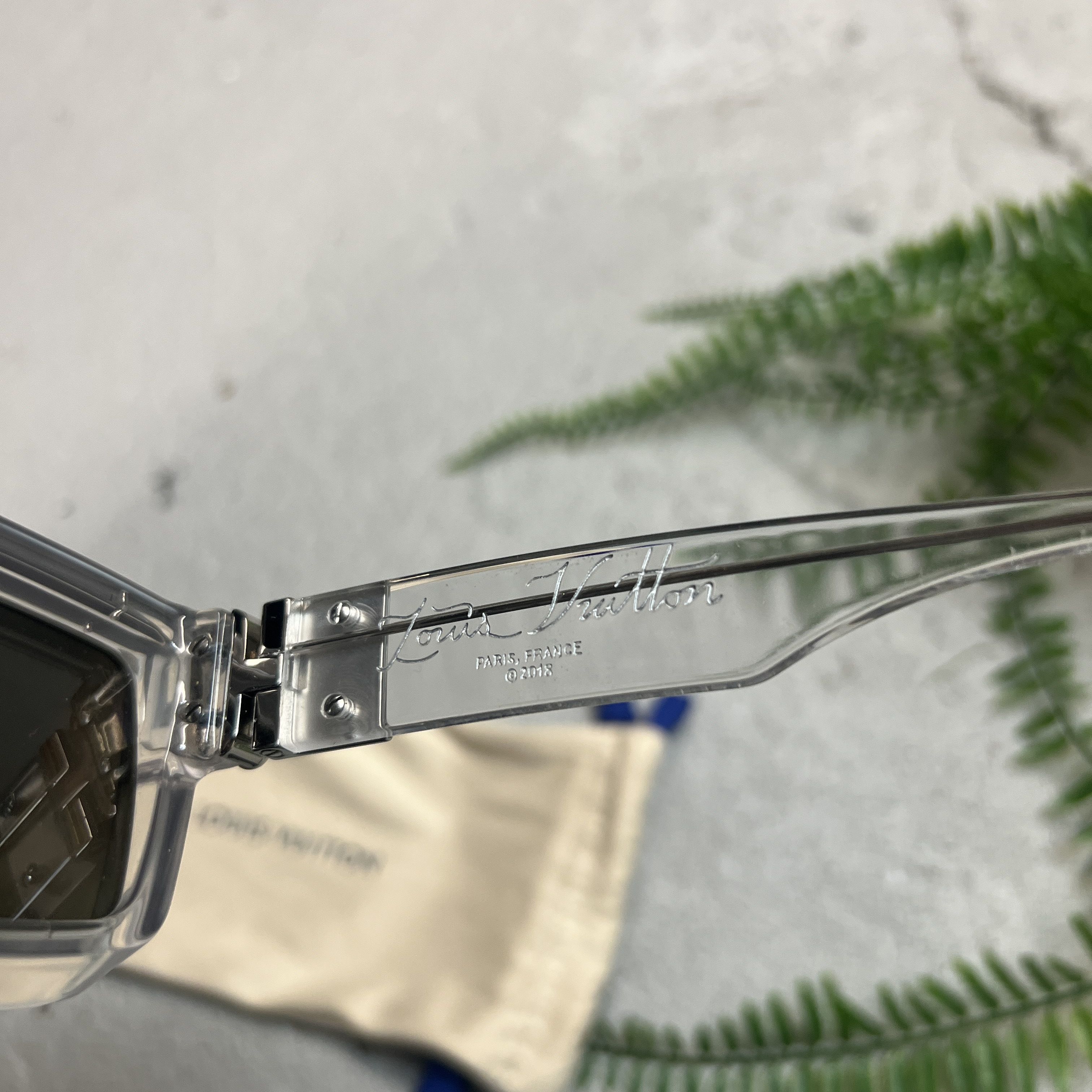 Louis Vuitton Louis Vuitton Transparent 2054 1.1 Millionaires Sunglasses Size ONE SIZE - 4 Thumbnail