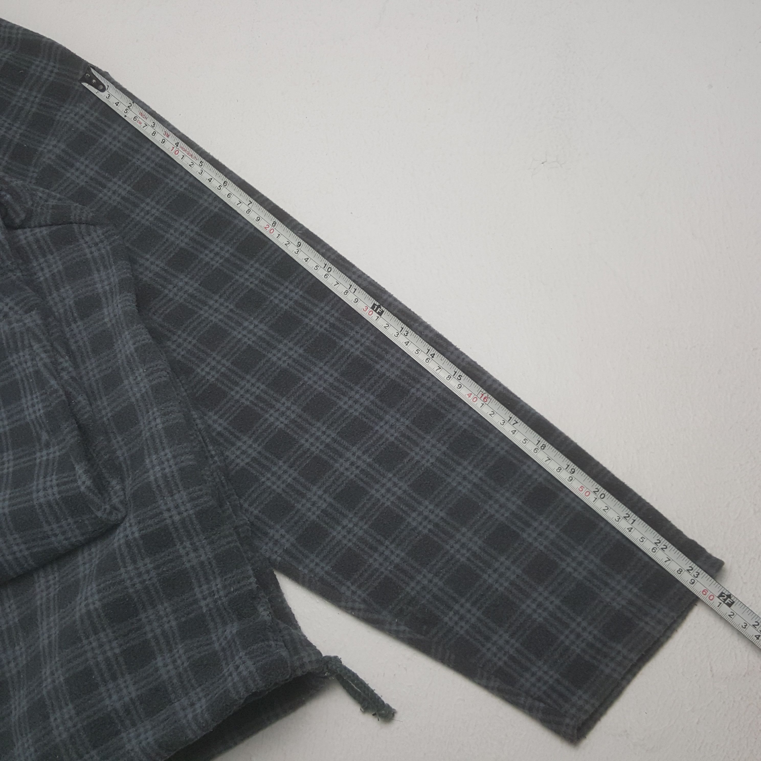 Vintage Vintage Bitch Skateboard Half Zipper Sweatshirt Jacket Size US XL / EU 56 / 4 - 6 Thumbnail
