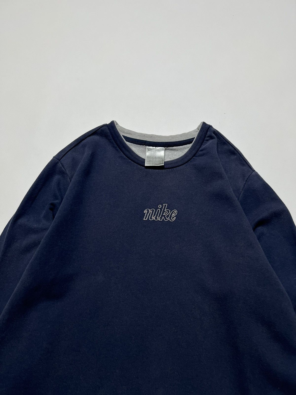 Nike × Vintage Vintage Y2k Nike Thrashed Faded Center Logo Sweatshirt 90’s Size M / US 6-8 / IT 42-44 - 3 Thumbnail