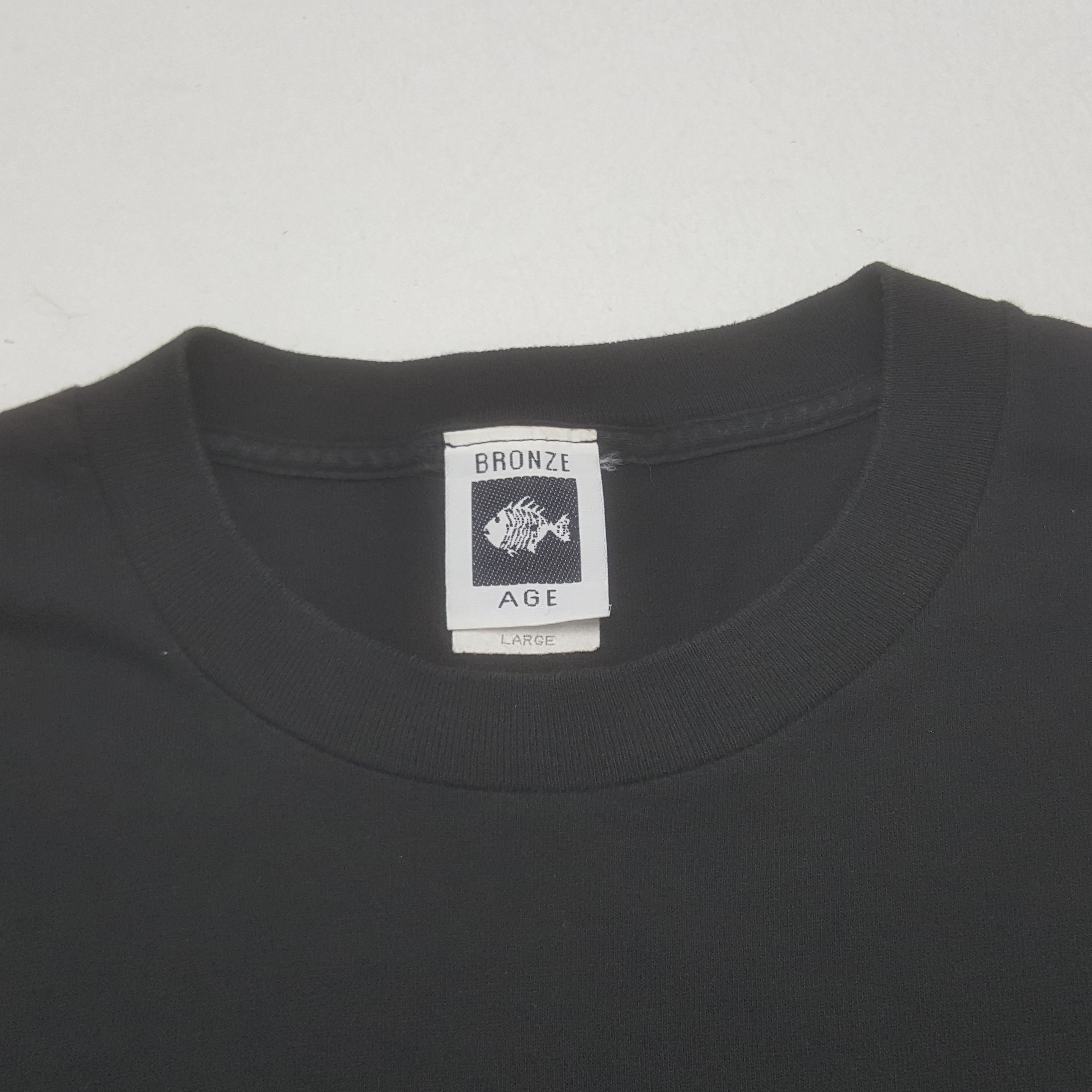 Vintage Vintage Bronze Age American Surfing Style Tshirt Size US L / EU 52-54 / 3 - 5 Thumbnail