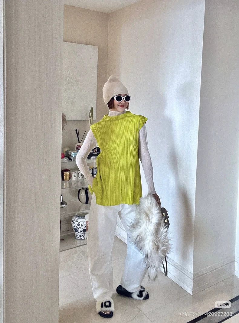 Issey Miyake Issey Miyake size:3 Mustard yellow vest Size XS / US 0-2 / IT 36-38 - 2 Thumbnail