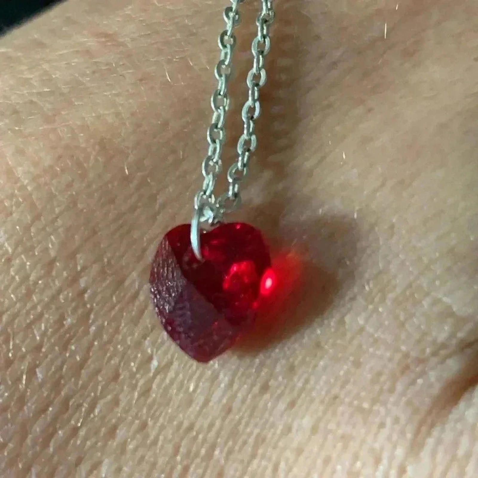 Designer Red stone heart necklace Size ONE SIZE - 4 Thumbnail