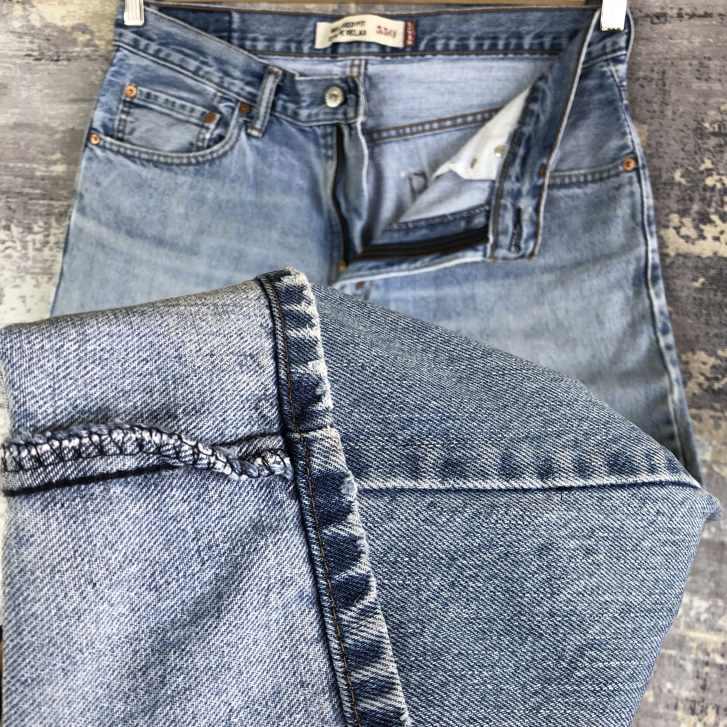Levi's Vintage Levis 550 Faded Blue Denim Levi's Light Wash Jeans Size US 32 / EU 48 - 8 Thumbnail