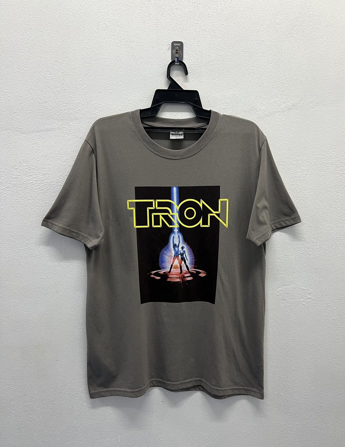 Vintage Vintage TRON LEGACY Disney Movie ELECTRONICA t-shirt Size US XL / EU 56 / 4 - 1 Thumbnail