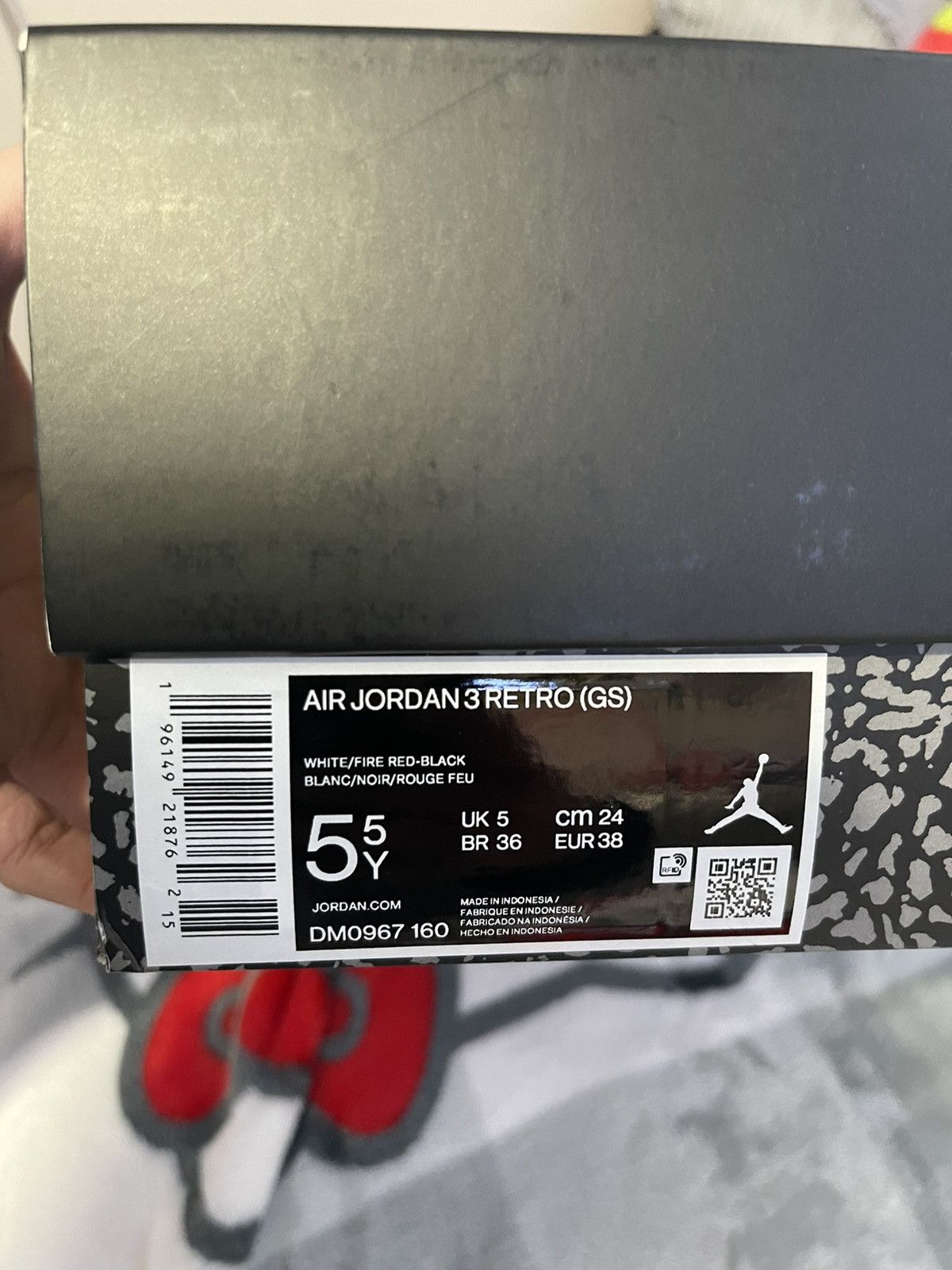 Jordan Brand × Nike Jordan 3 Retro Fire Red GS 2022 Size US 5.5 / EU 38 - 6 Thumbnail
