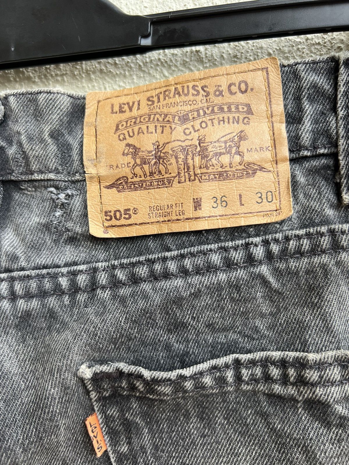 Levi's 1996 Levi’s 505 Orange Tab Fade Black Distress Denim Jeans Size US 35 - 19 Thumbnail