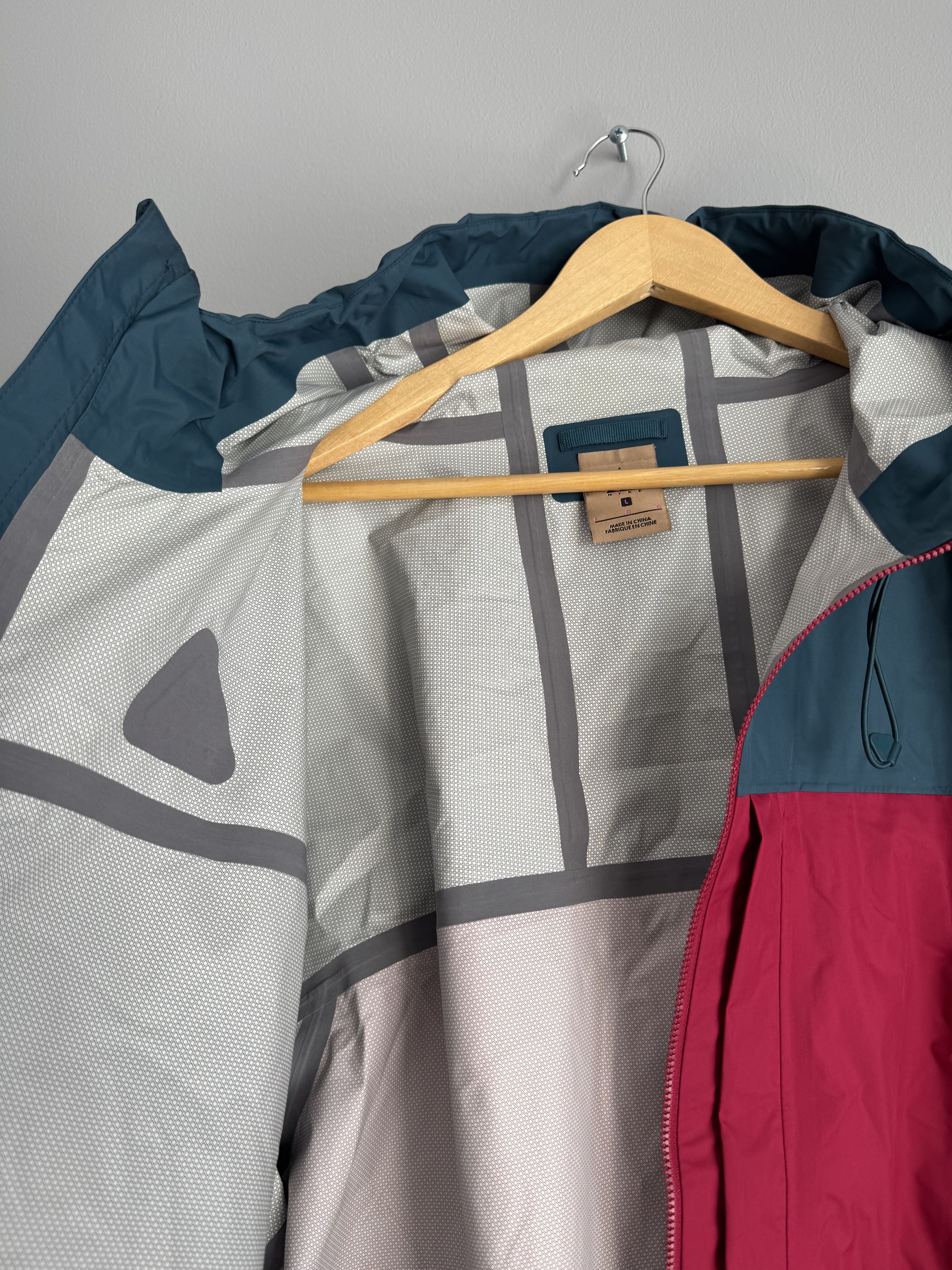 Nike ACG Nike ACG 2.5 Waterproof Packable Jacket Summit acronym Size US L / EU 52-54 / 3 - 5 Thumbnail