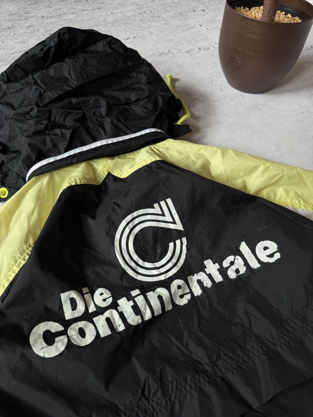 Japanese Brand × Nike × Vintage NIKE BORUSSIA DORTMUND VINTAGE BASIC LOGO BAGGY LIGHT JACKET Size US L / EU 52-54 / 3 - 10 Thumbnail