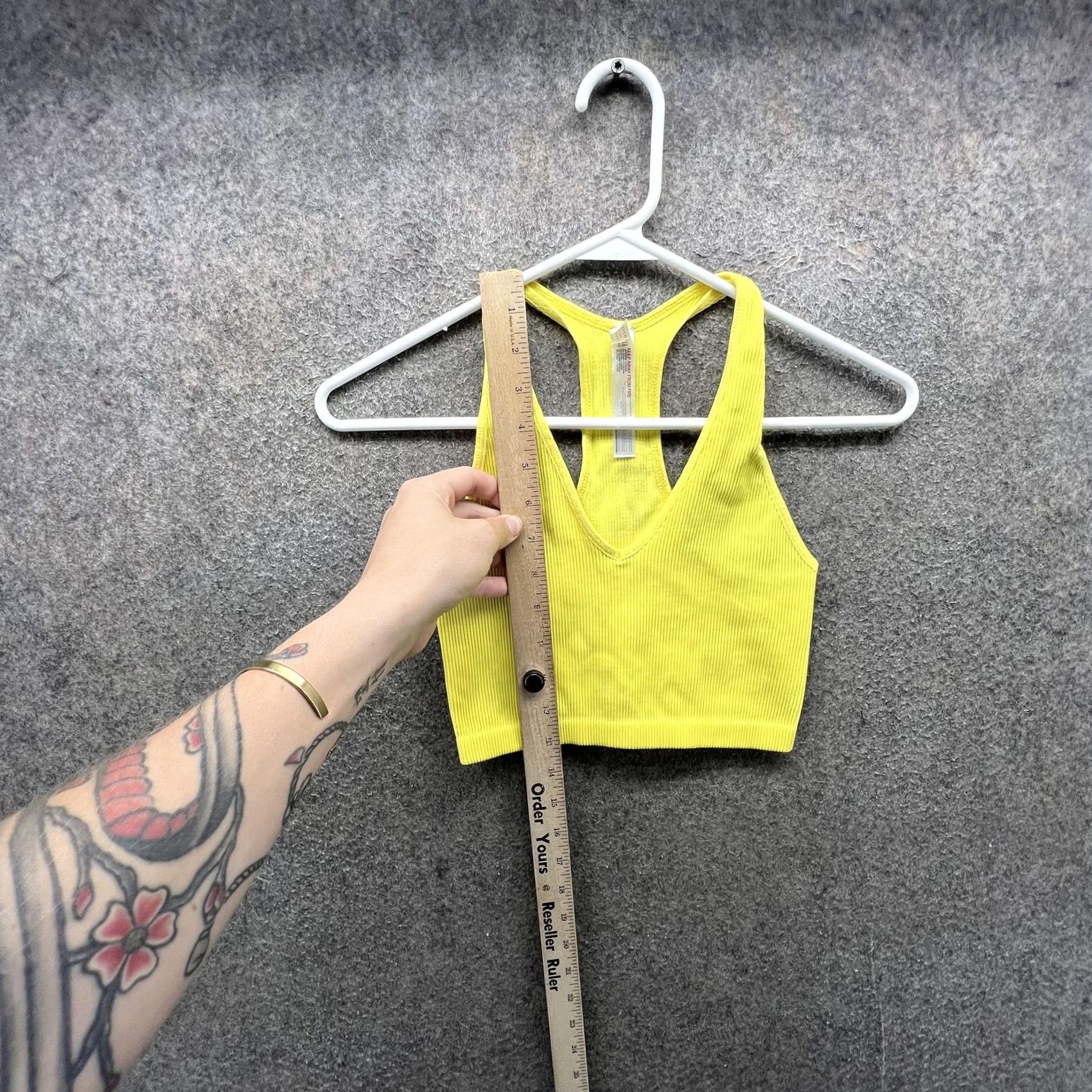 Vintage FP Movement Sports Bra Womens Small Yellow Ribbed V Neck Racerback Yoga Gym Size ONE SIZE - 3 Thumbnail