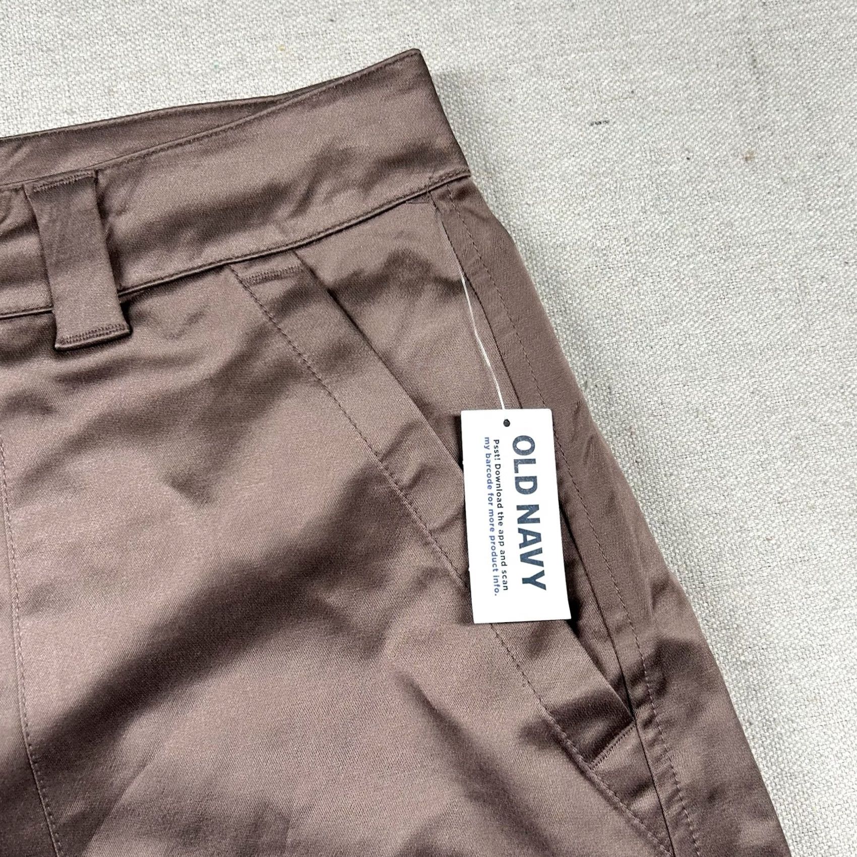 Old Navy Old Navy Cargo Pants Womens 16 Barrell Extra High-Rise Wide Leg Rose Gold Pink 16 Women Pants Wide-Leg Cargo Vintage? No, not vintage. Size 38" / US 16 / IT 52 - 6 Thumbnail