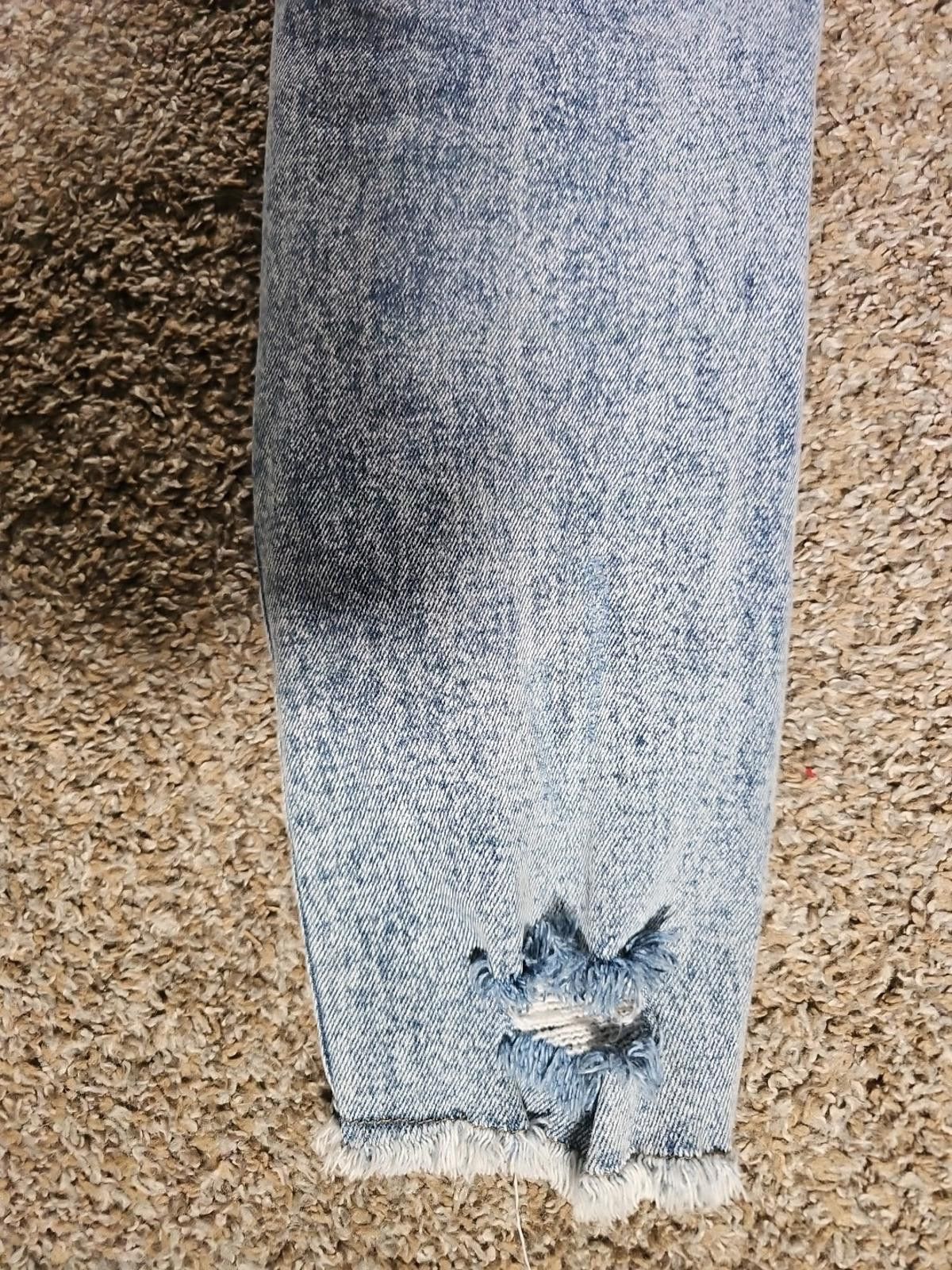 Other Tinseltown Sz 11 Destroyed Light Wash Slim Jeans Size 30" / US 8 / IT 44 - 9 Thumbnail