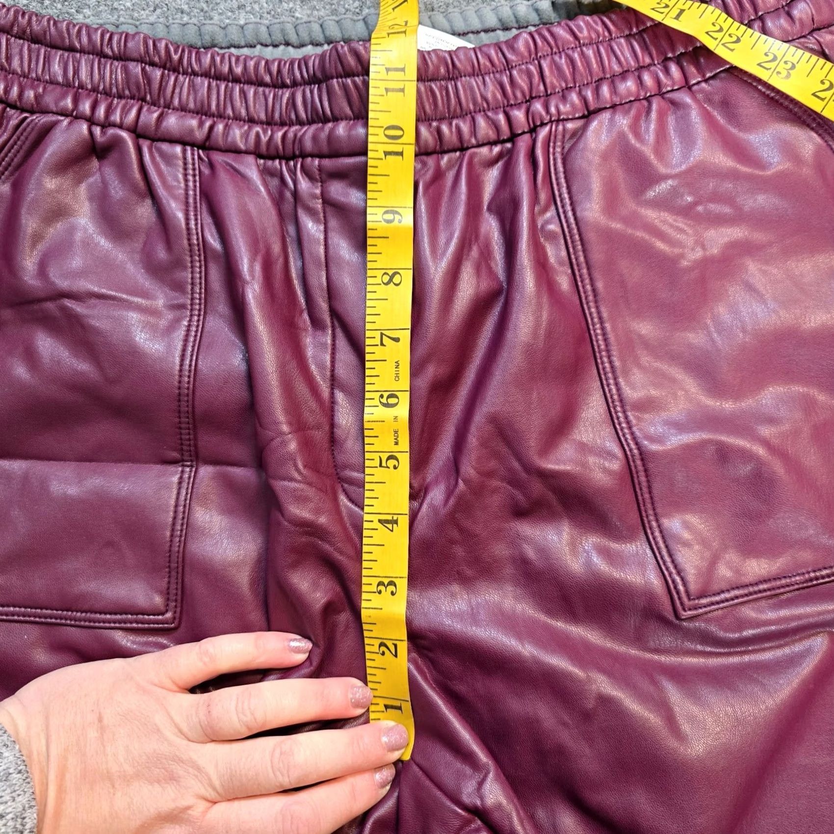Nine West Nine West Pants Women Medium Red Burgundy Faux Leather Jogger Elastic Waist Tapered Inseam 28 in Front Flat Front Classic Fit Size 32" / US 10 / IT 46 - 7 Thumbnail