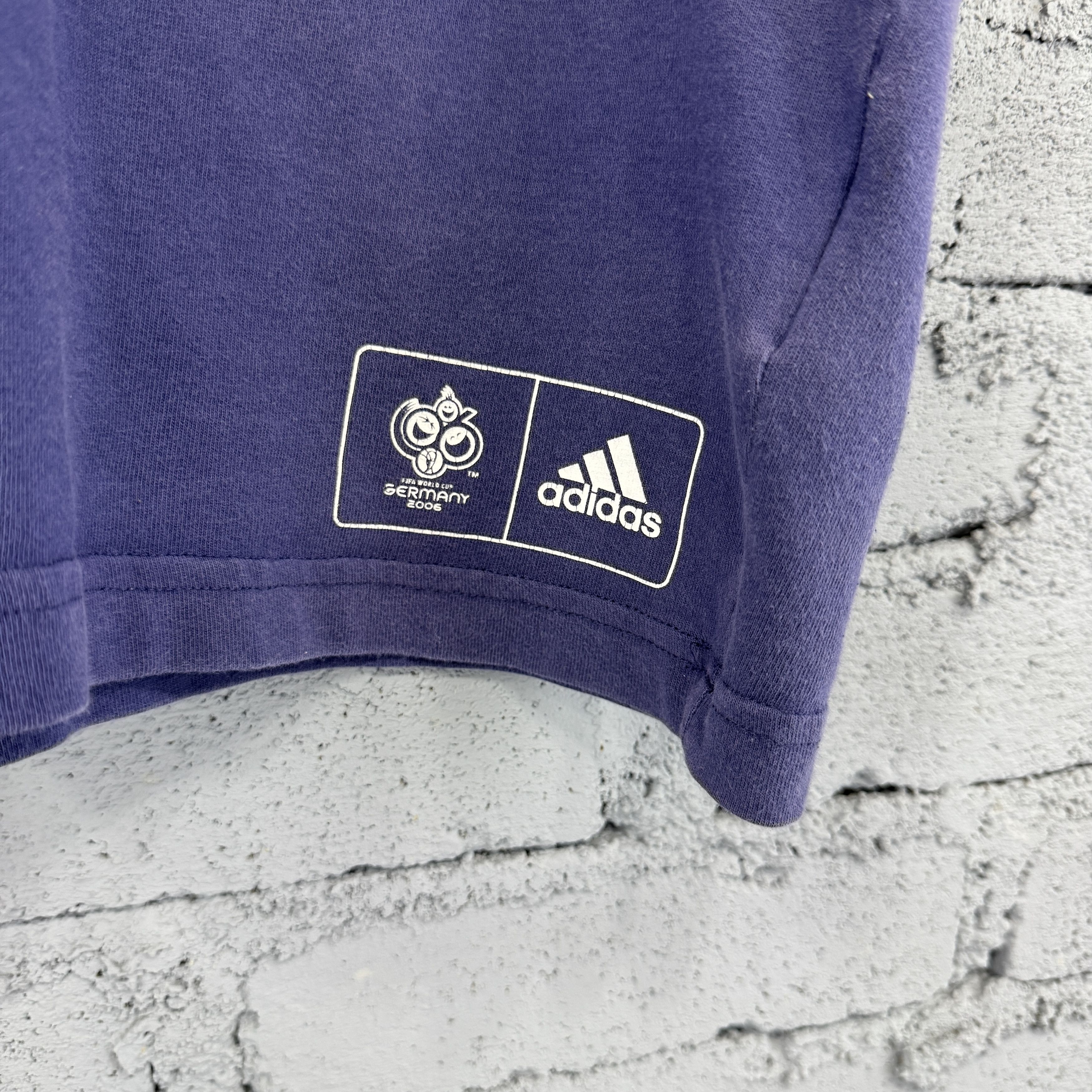 Vintage Vintage 00s Adidas Zidane 10 France Legend World Cup Tshirt Size US L / EU 52-54 / 3 - 4 Thumbnail
