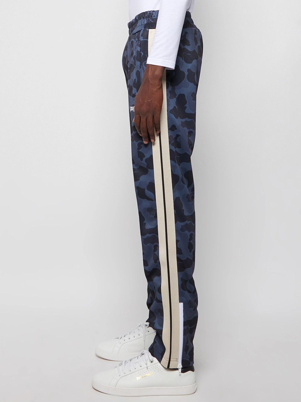 Palm Angels o1in1s0225 Q:1 / Night Camo Track Pant in Blue/Black Size US 32 / EU 48 - 4 Thumbnail