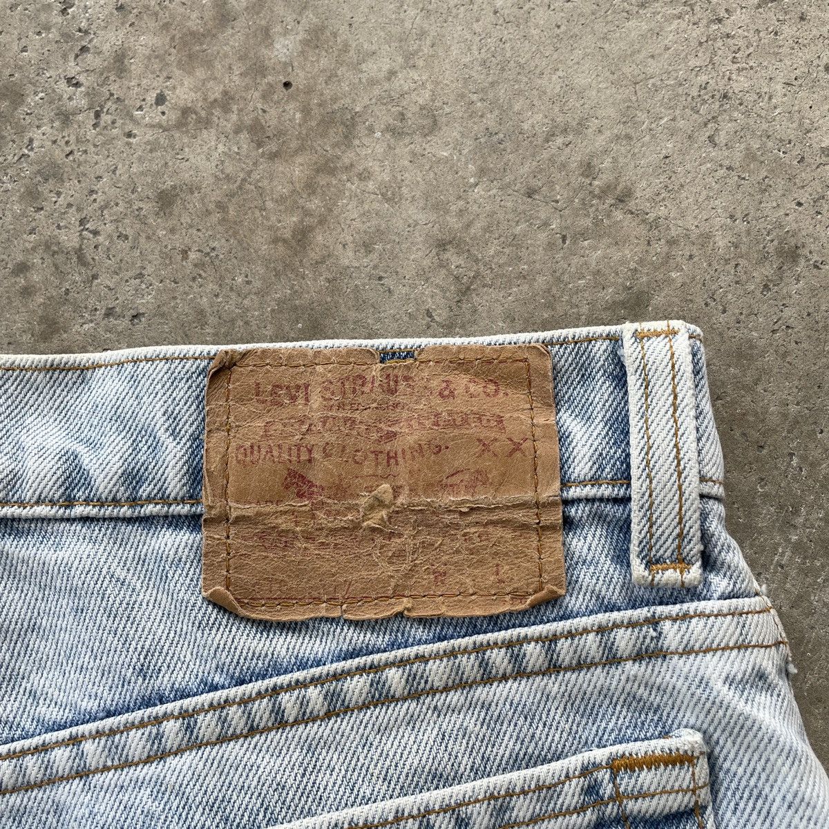 Jean × Levi's 90s Light Wash Vintage Levi’s 610 Faded Jeans Denim Pants Size US 30 / EU 46 - 10 Thumbnail